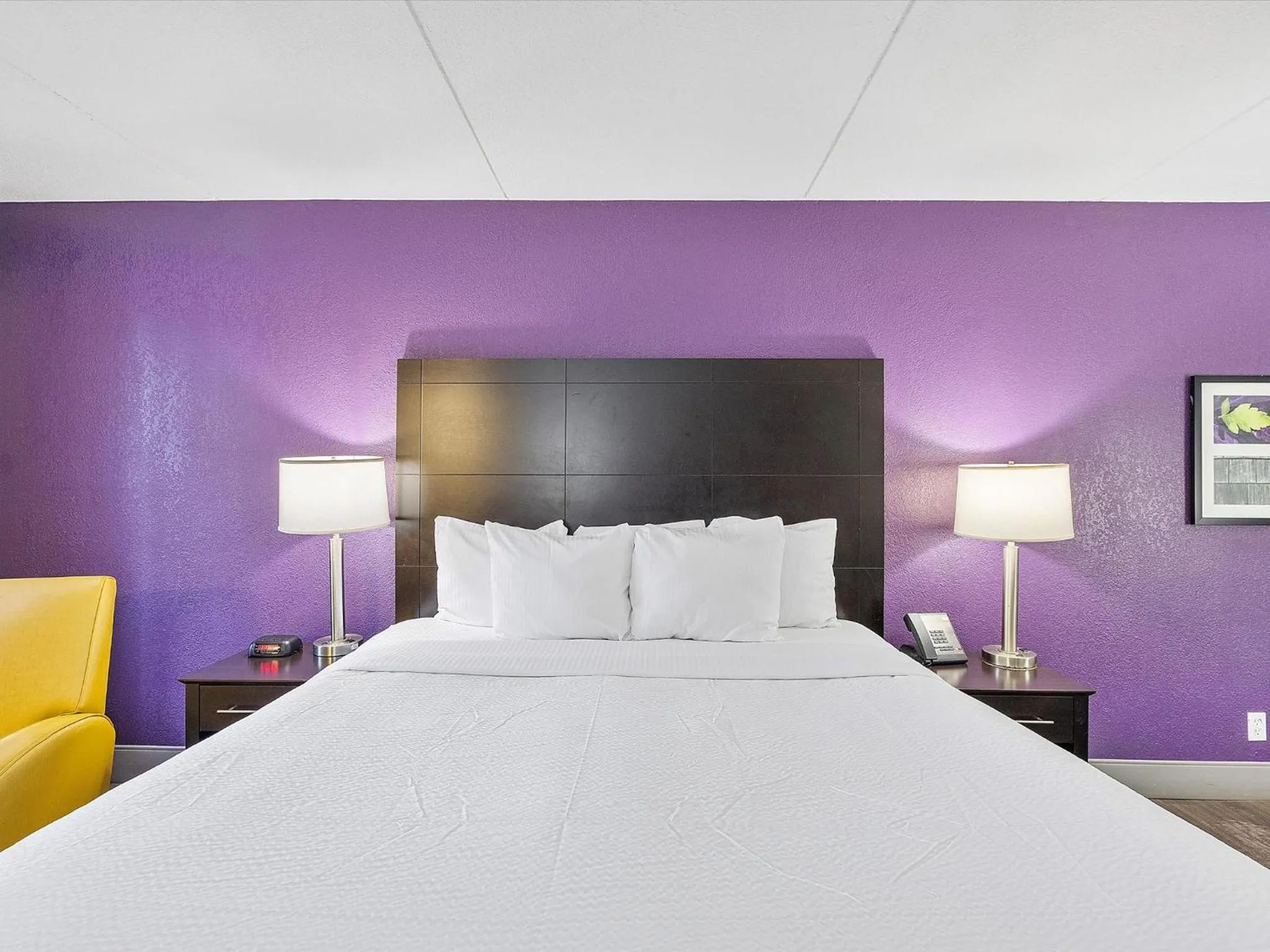 Bed in La Quinta Inn by Wyndham Miami Airport North