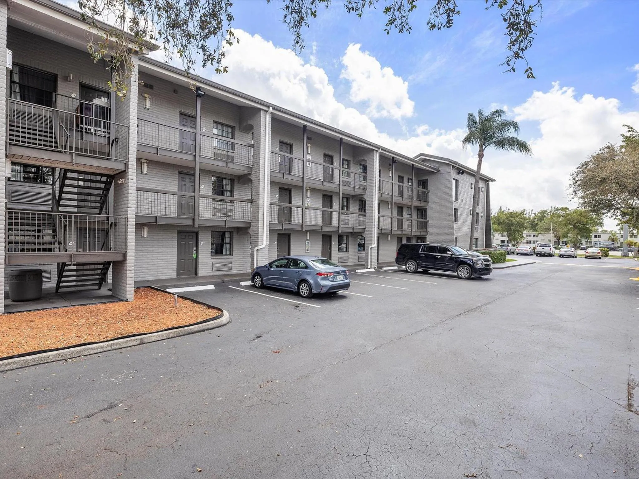Property building in La Quinta Inn by Wyndham Miami Airport North