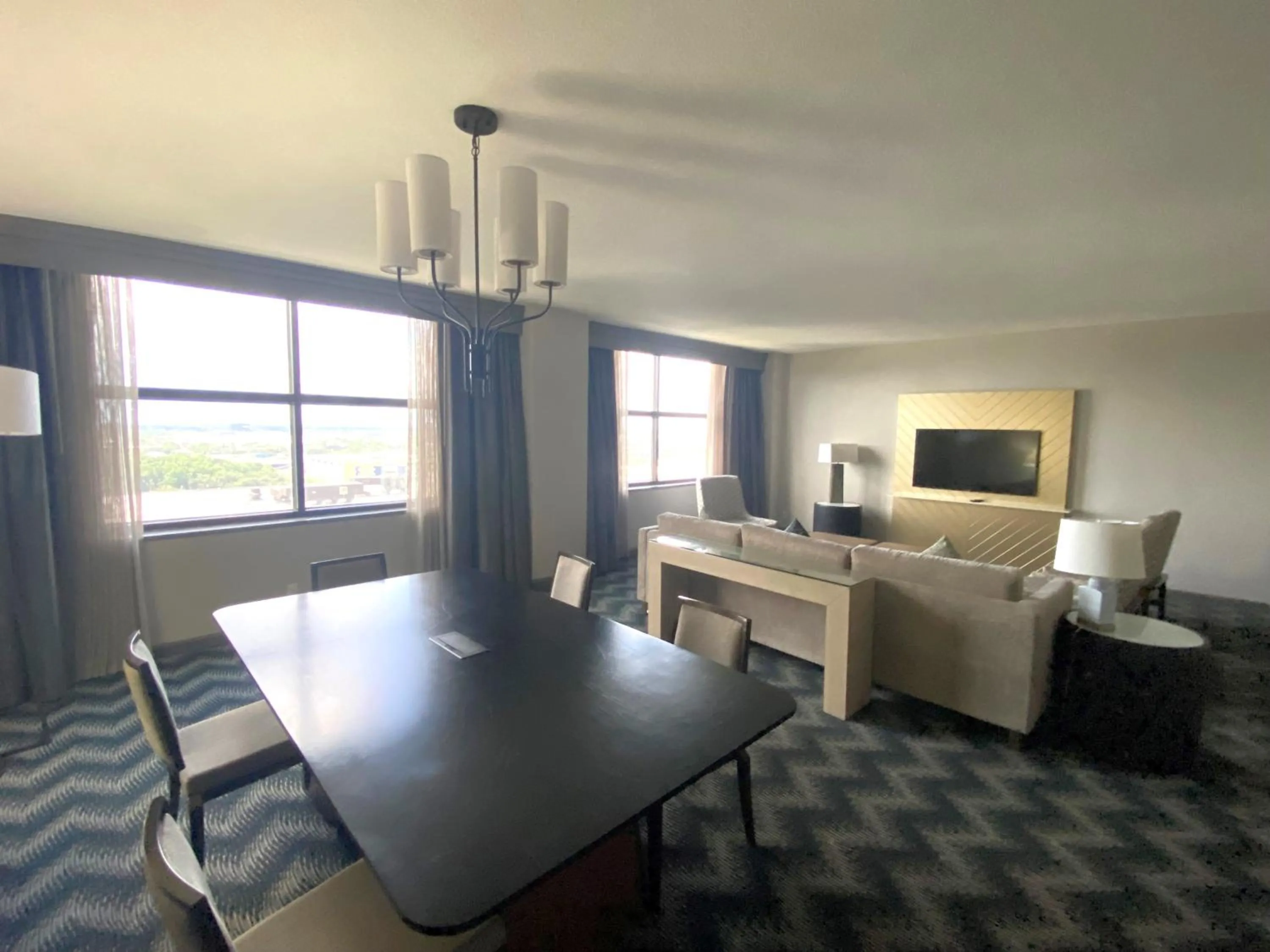 Living room in Hilton Houston North