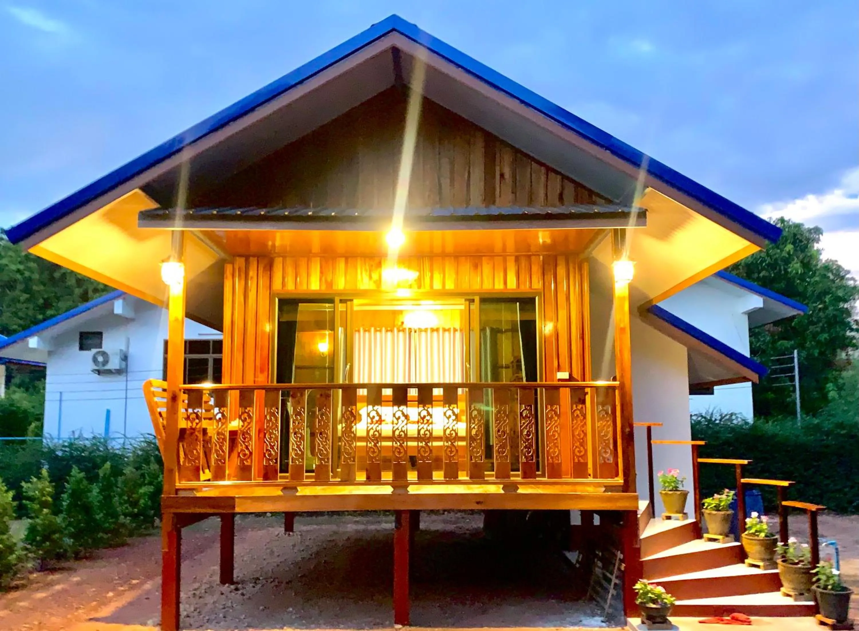 Koh Jum Paradise Resort