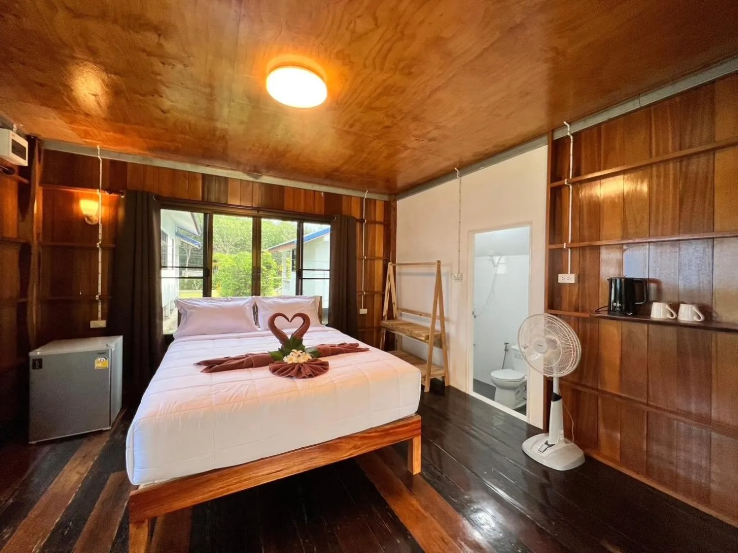 Koh Jum Paradise Resort