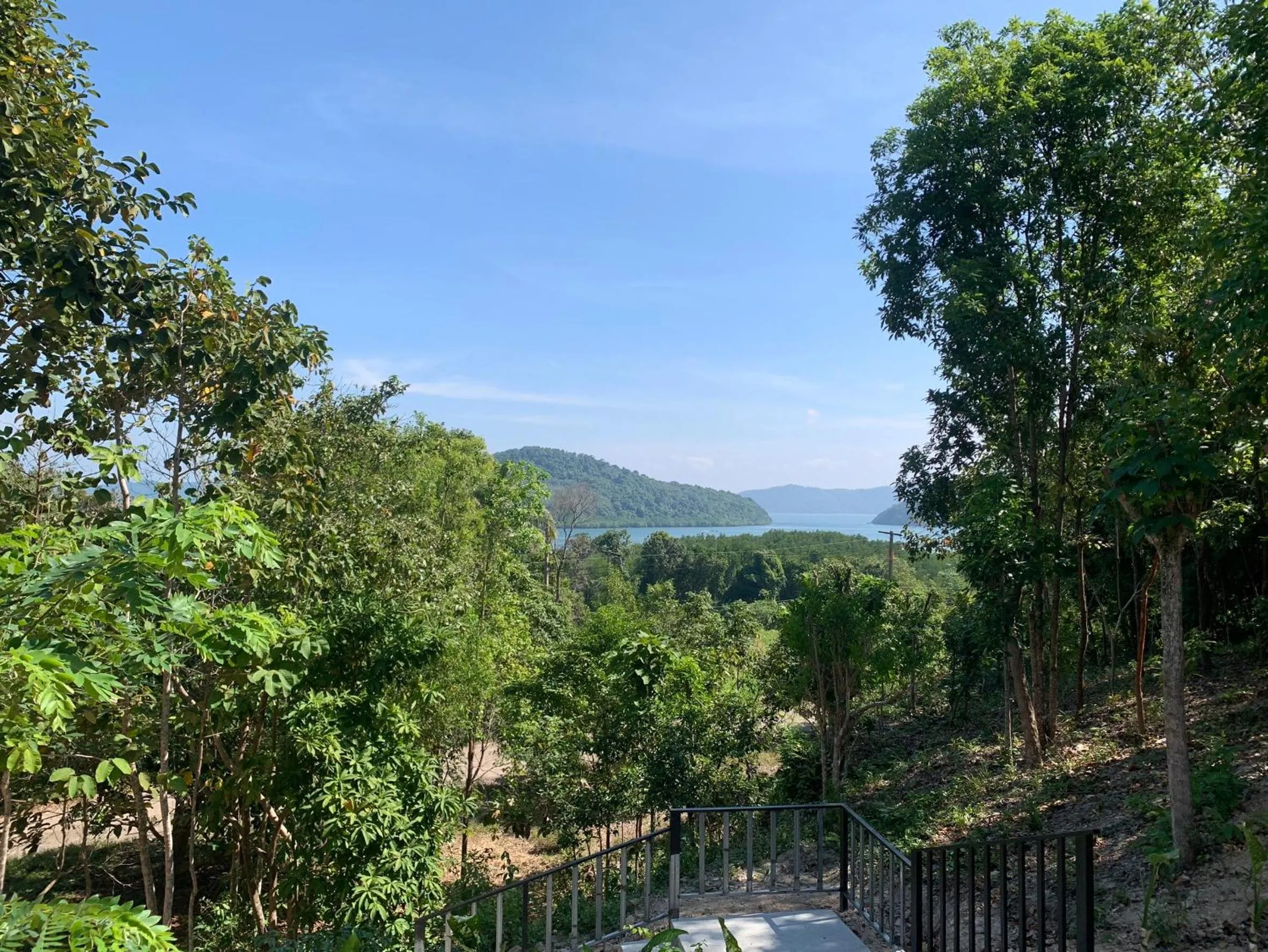 Koh Jum Paradise Resort