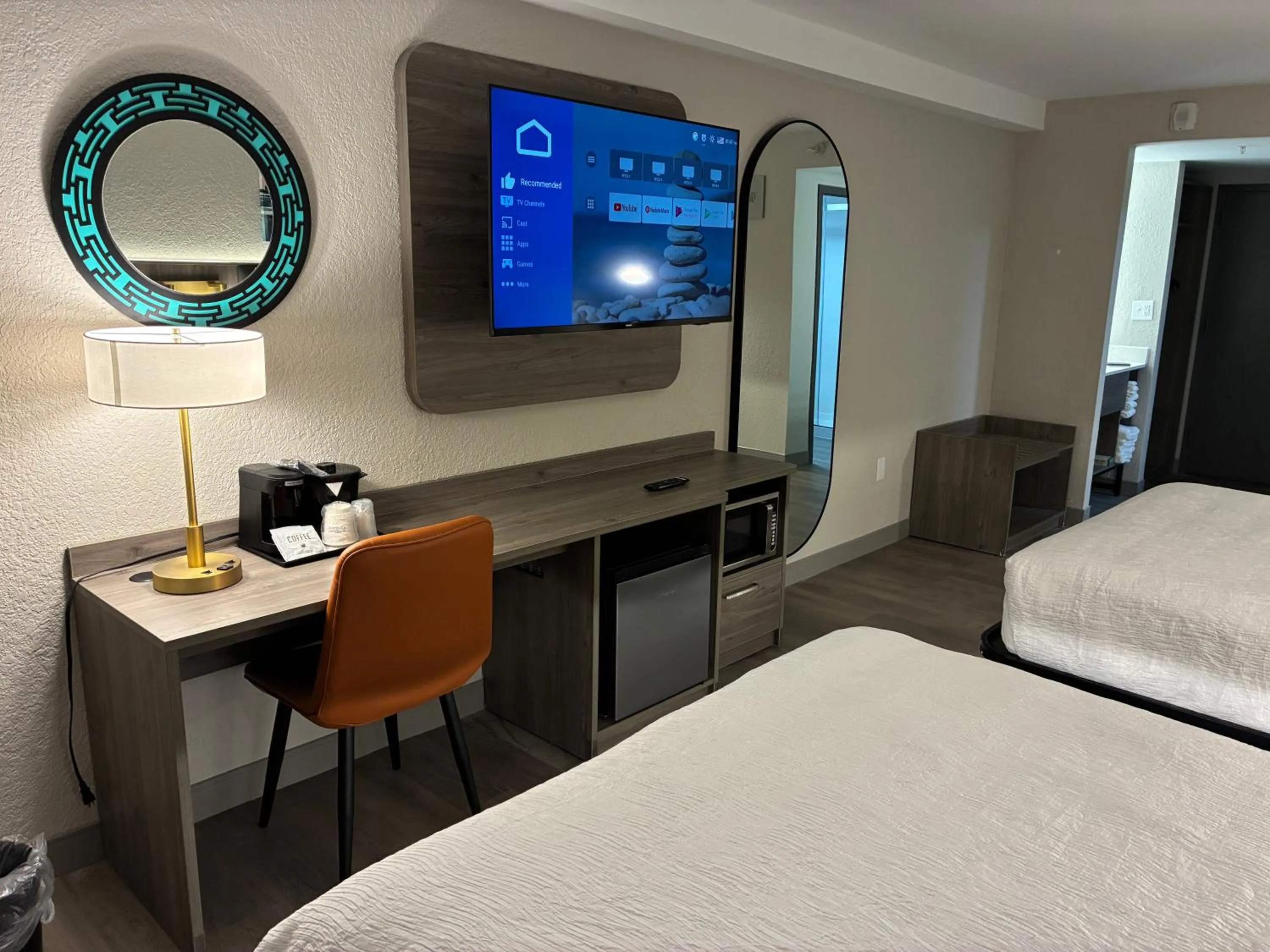 Bedroom, Bed in La Quinta by Wyndham Nashville Airport/Opryland