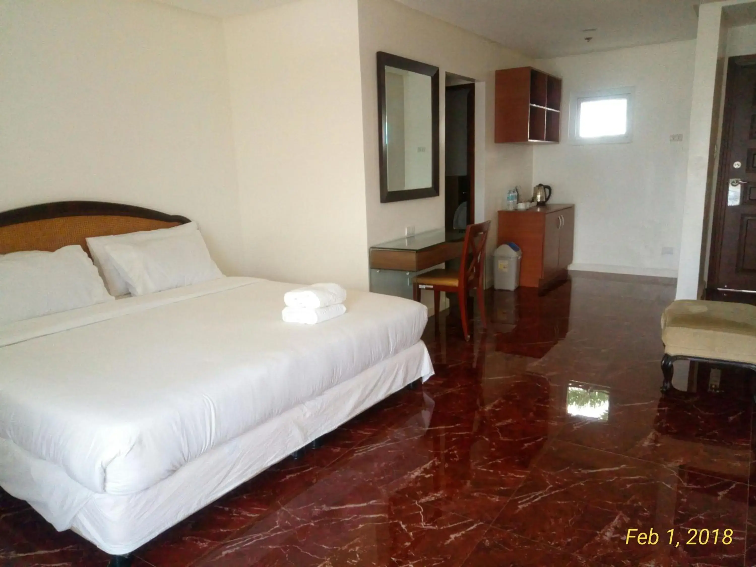 Photo of the whole room, Bed in Centtro Residences Photo of the whole room, Bed in Centtro Residences