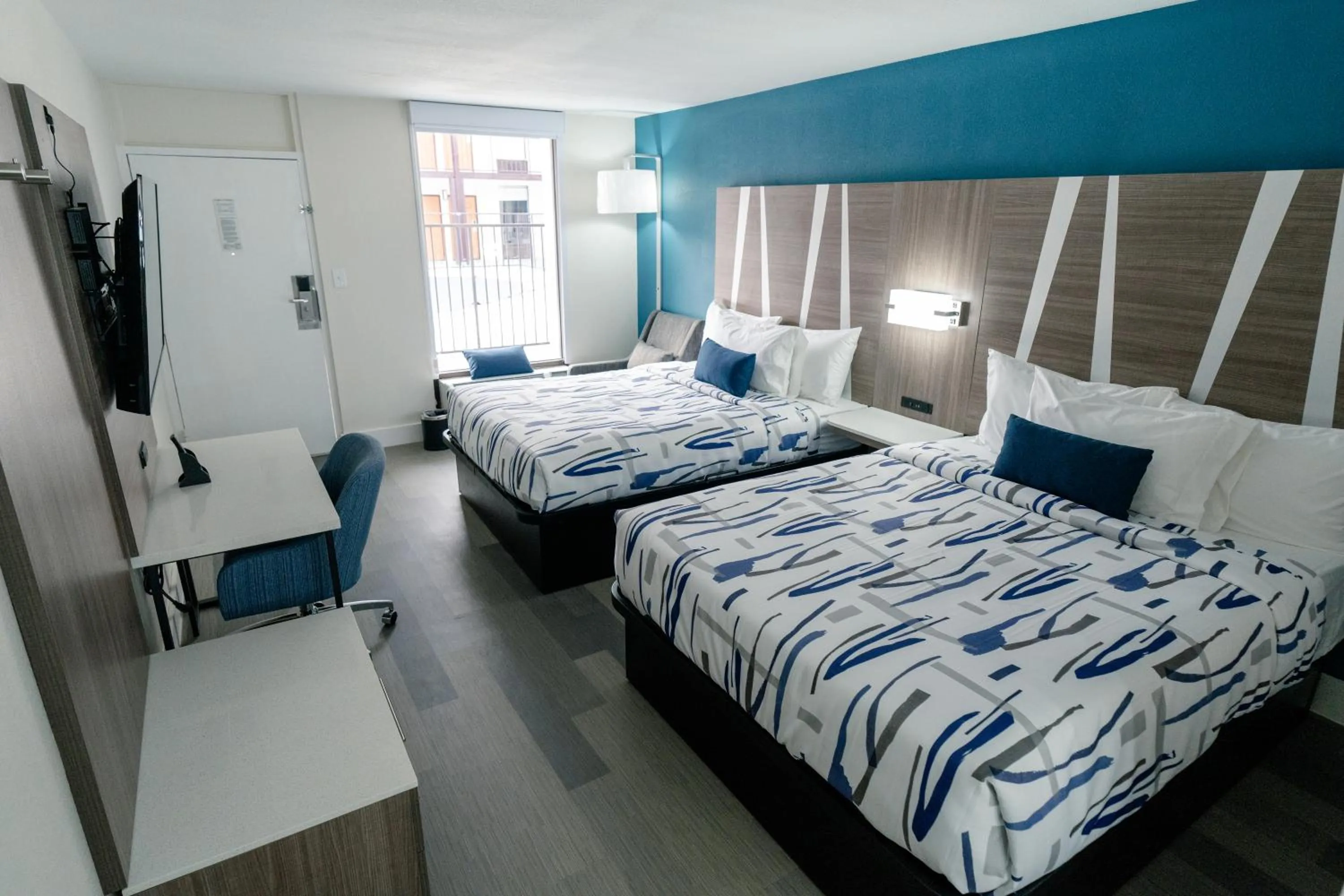 Bed in Baymont Inn & Suites Chattanooga