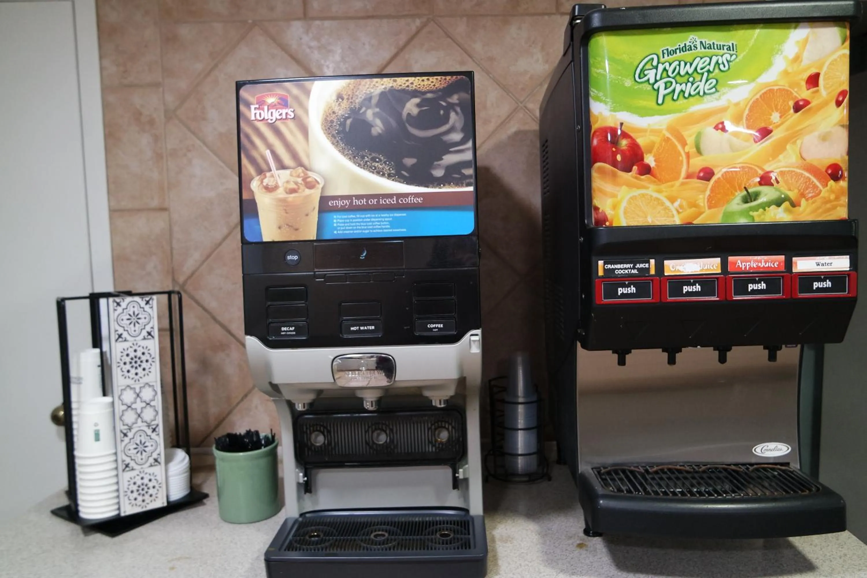 Breakfast in Super 8 by Wyndham Savannah