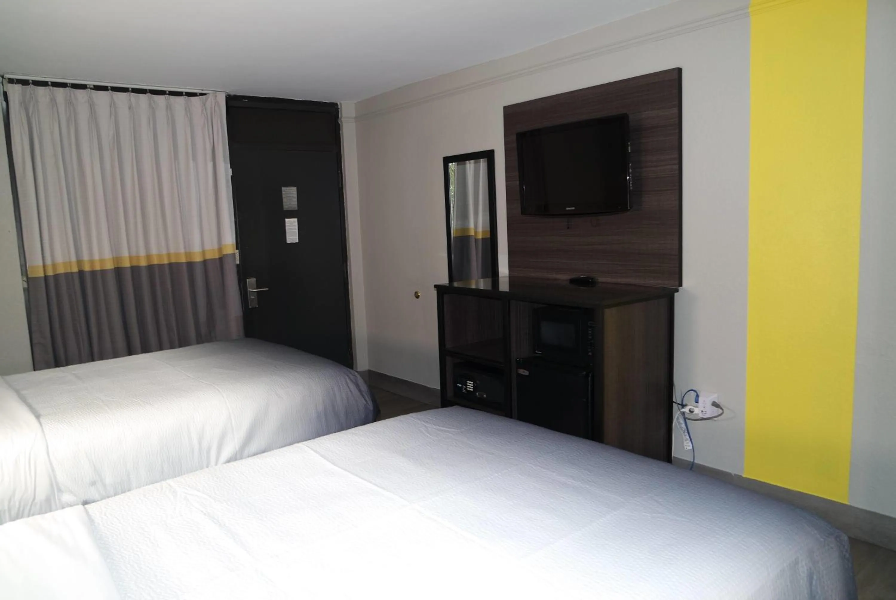 Bed in Super 8 by Wyndham Savannah