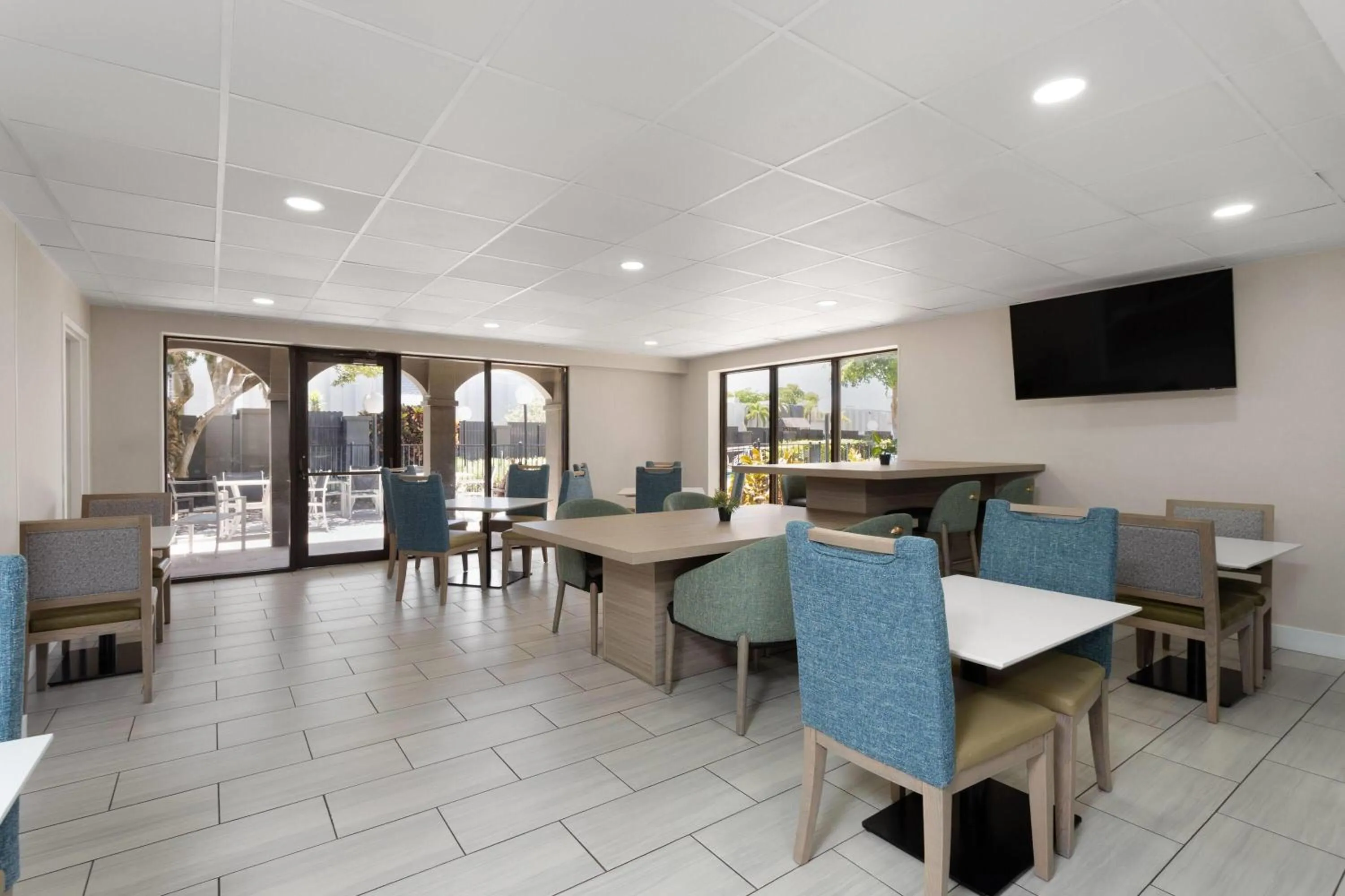 Breakfast in La Quinta by Wyndham Ft Lauderdale Cypress Creek