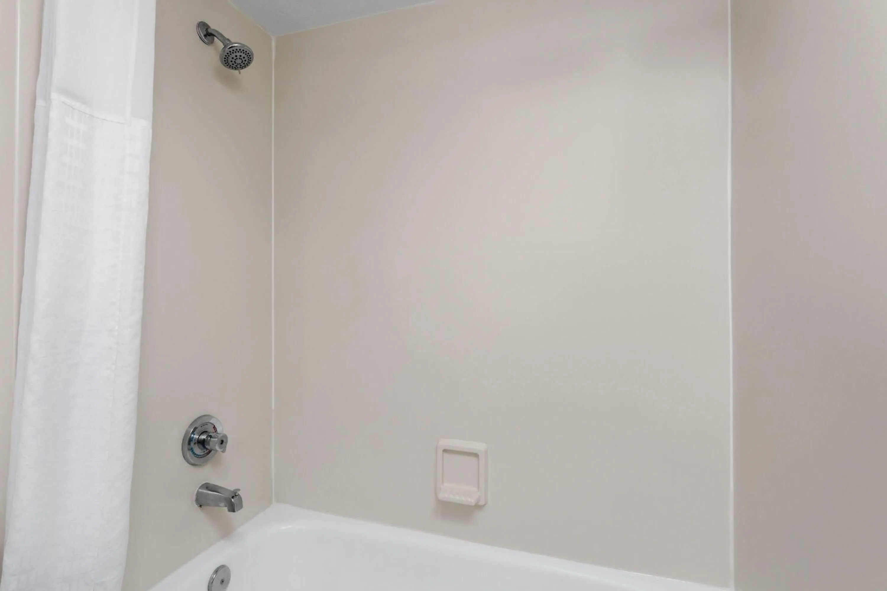 Bathroom in La Quinta by Wyndham Ft Lauderdale Cypress Creek