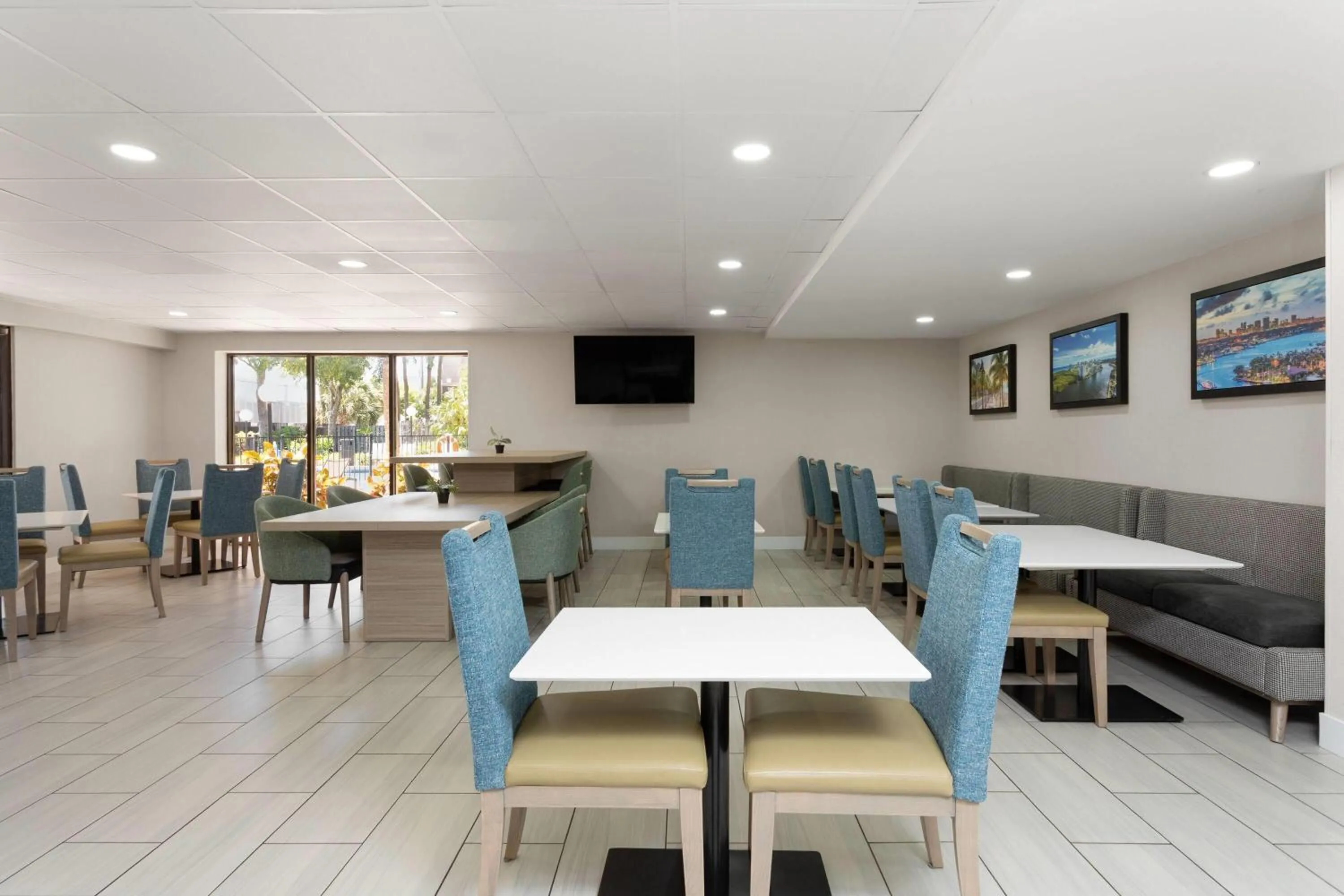 Breakfast in La Quinta by Wyndham Ft Lauderdale Cypress Creek