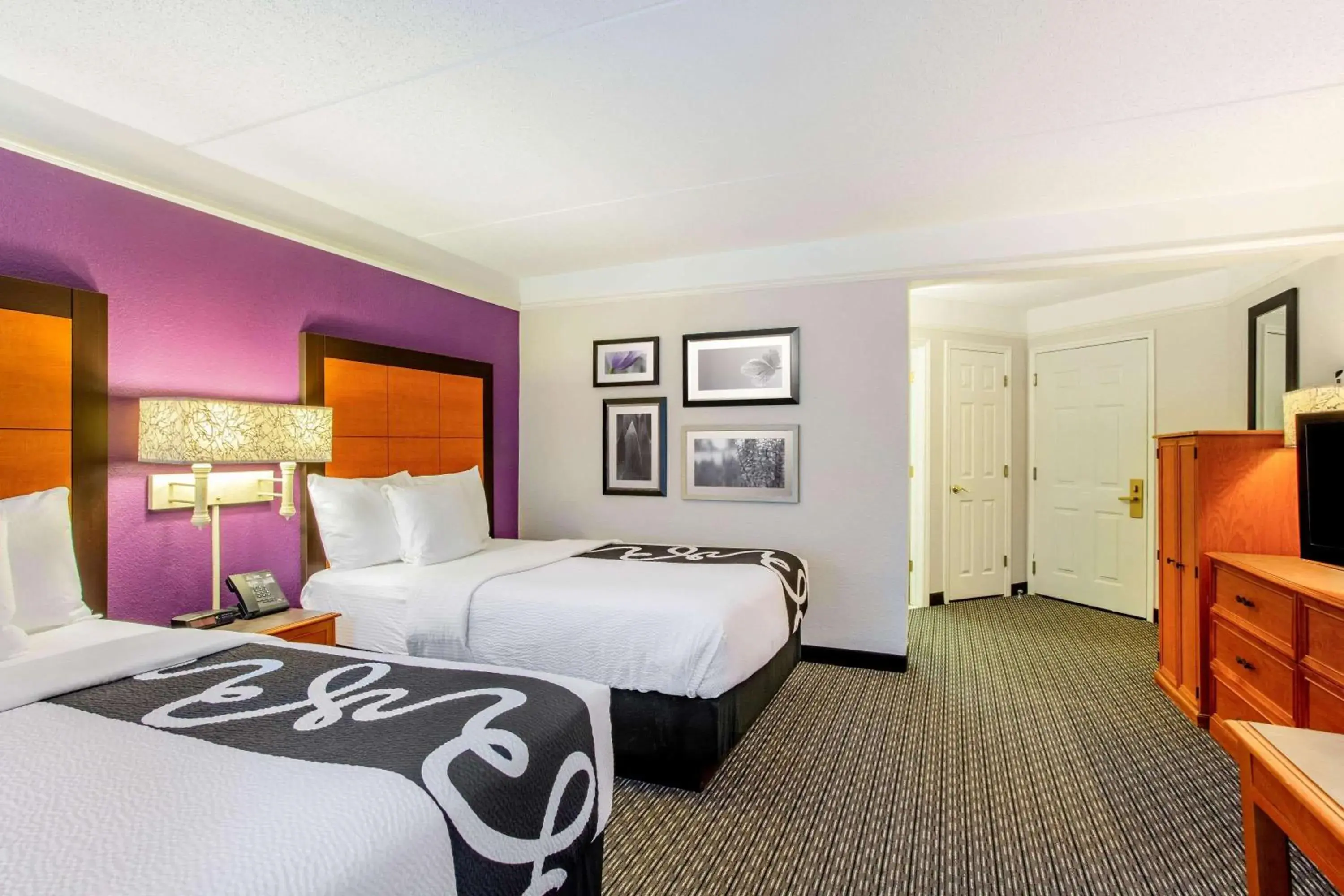 2 Full Beds, Mobility/Hearing Impaired Accessible Room, Tub w/ Grab Bars, NSMK in La Quinta by Wyndham Raleigh Durham Intl AP 2 Full Beds, Mobility/Hearing Impaired Accessible Room, Tub w/ Grab Bars, NSMK in La Quinta by Wyndham Raleigh Durham Intl AP