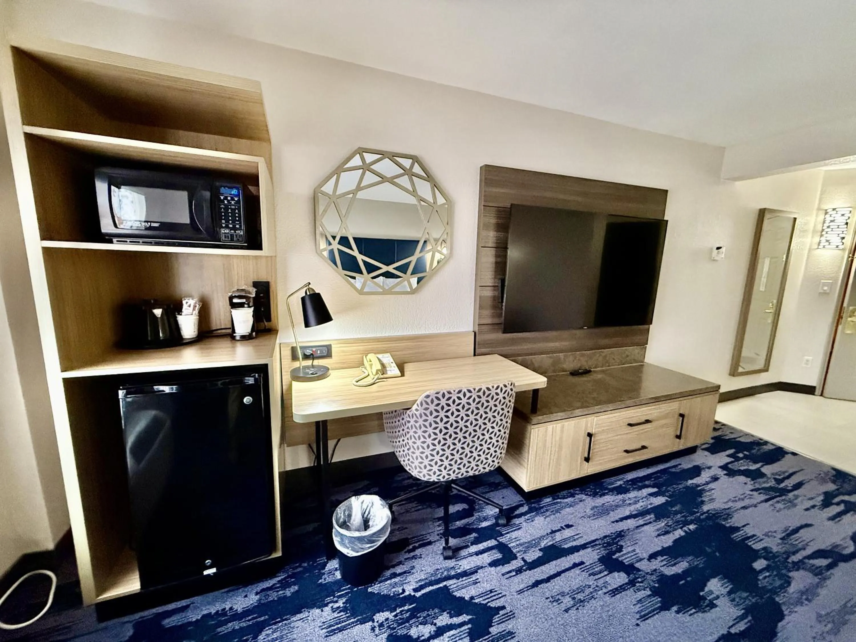 La Quinta by Wyndham Austin Southwest