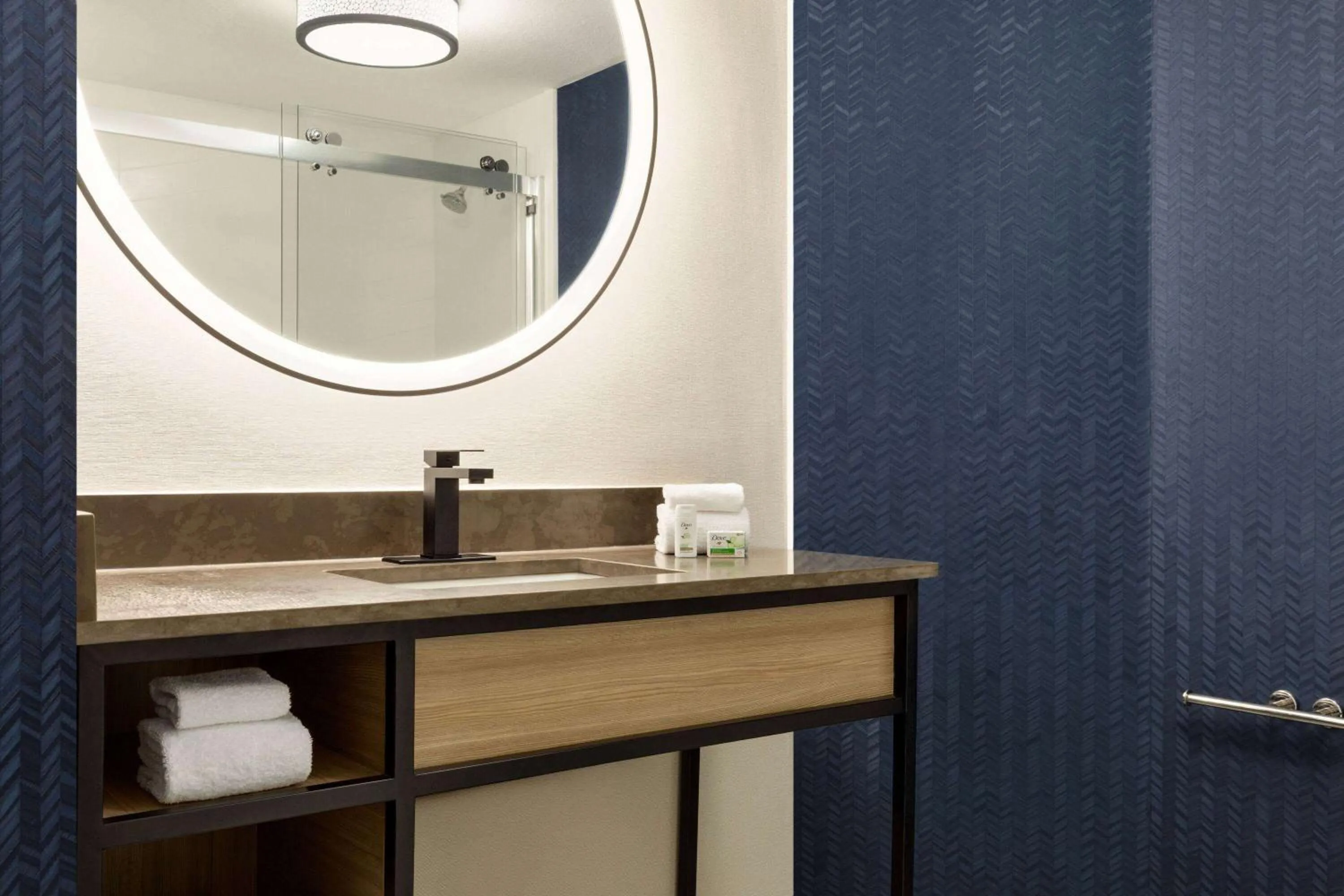 Bathroom in La Quinta by Wyndham Austin Southwest