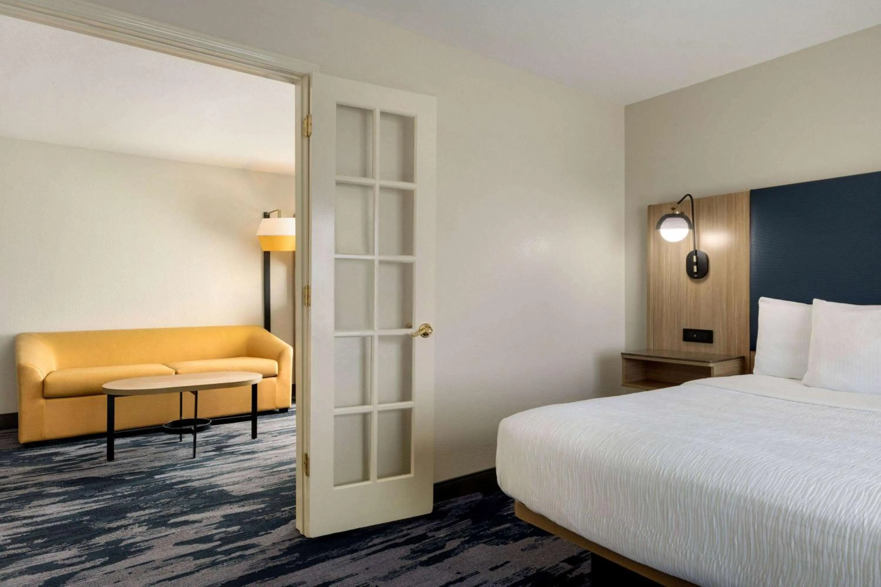 Photo of the whole room, Bed in La Quinta by Wyndham Austin Southwest