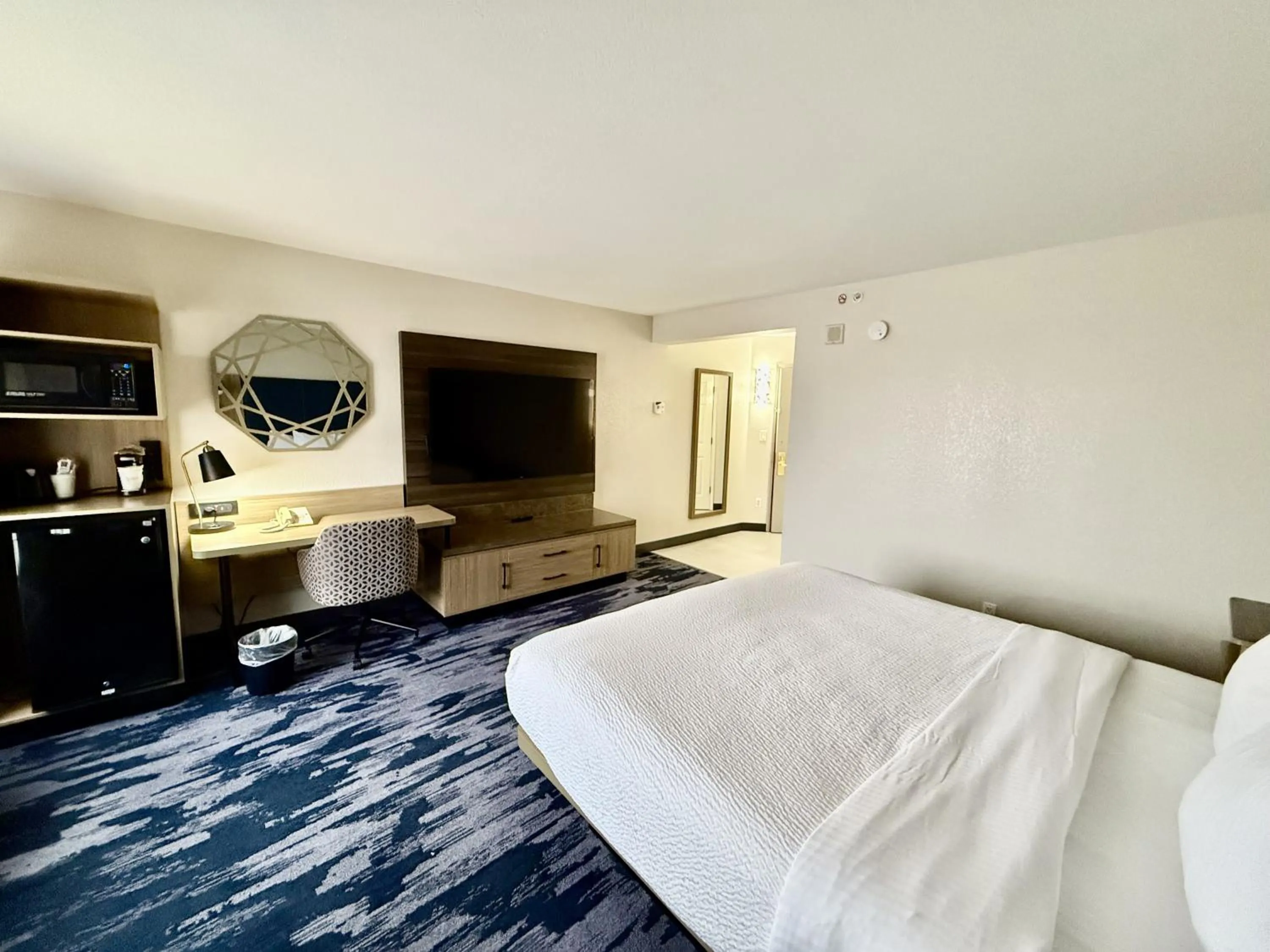 Bed in La Quinta by Wyndham Austin Southwest