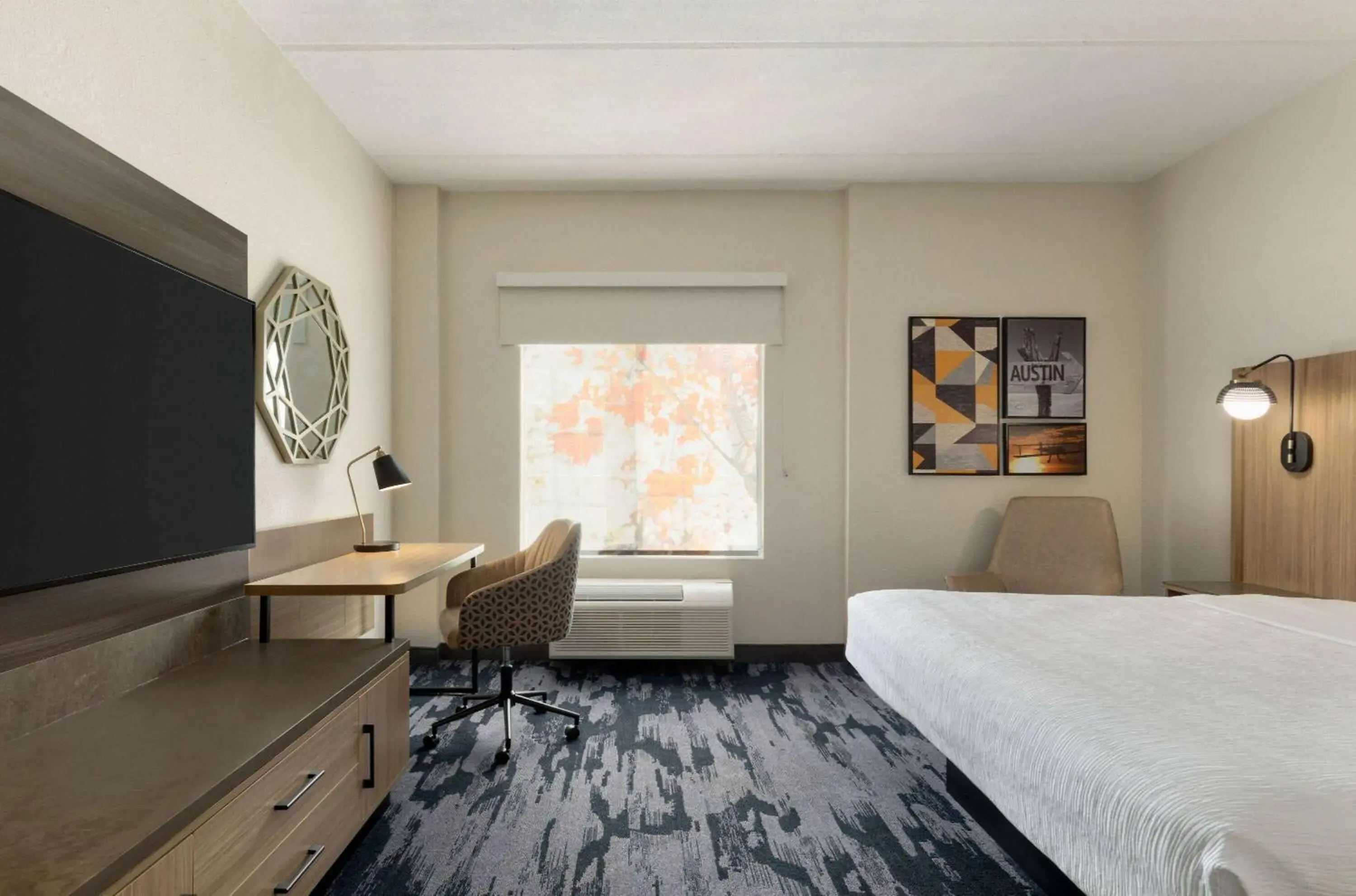 Photo of the whole room, Bed in La Quinta by Wyndham Austin Southwest Photo of the whole room, Bed in La Quinta by Wyndham Austin Southwest