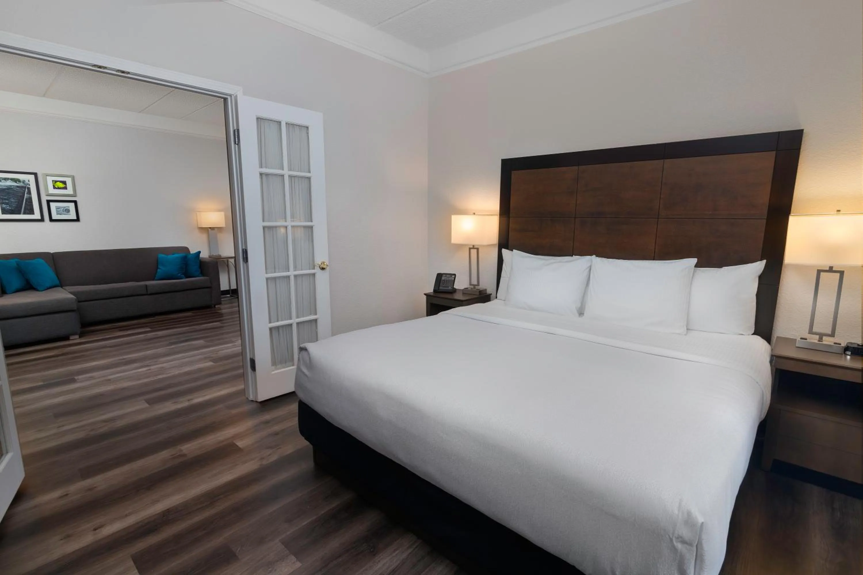 Bedroom, Bed in La Quinta by Wyndham Miami Airport West