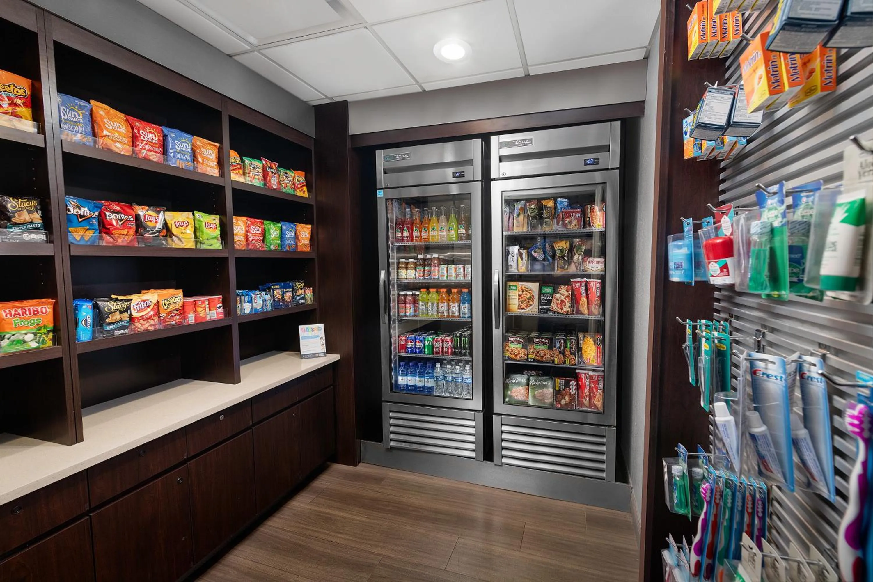 On-site shops in La Quinta by Wyndham Miami Airport West