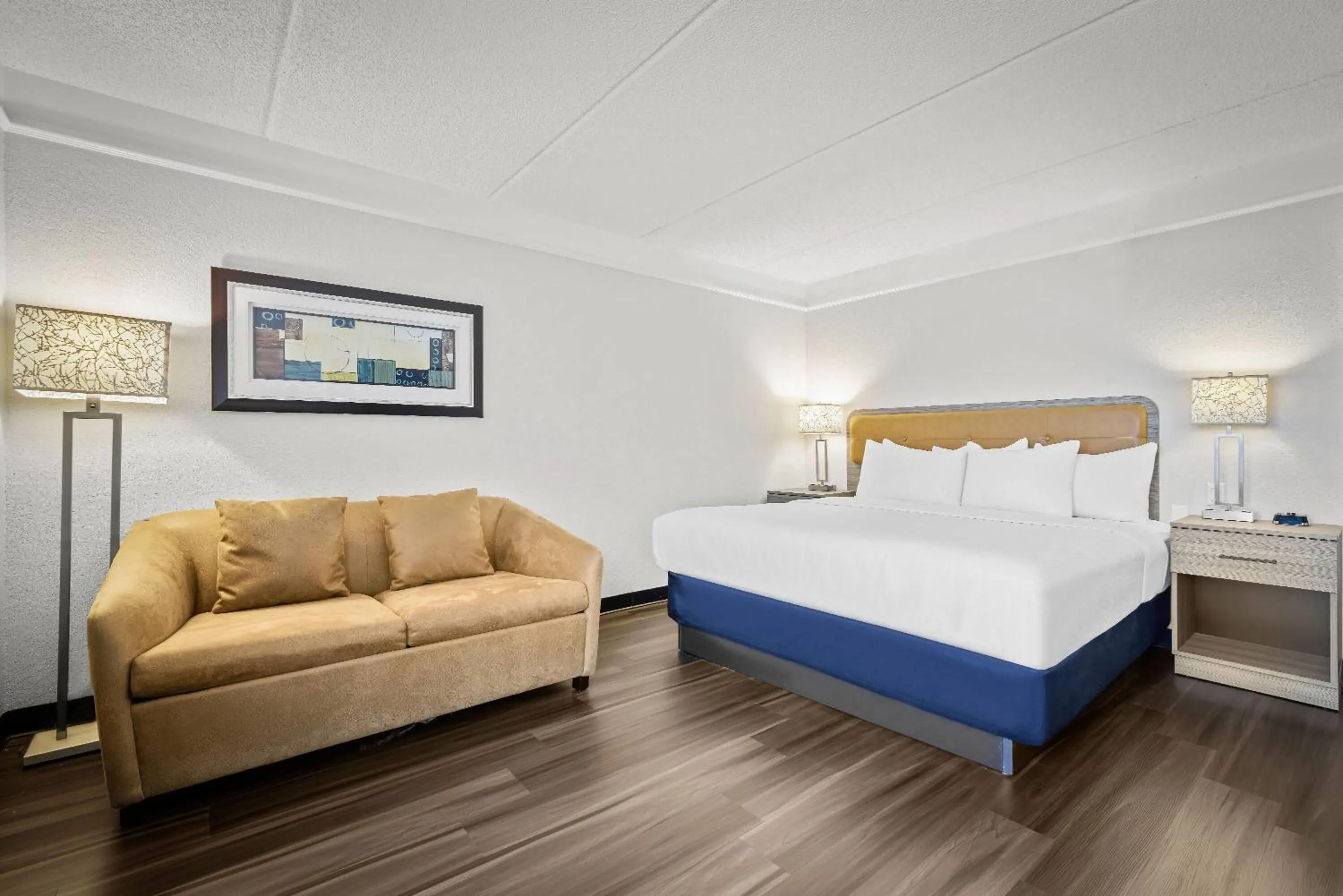 Bed in La Quinta by Wyndham Miami Airport West