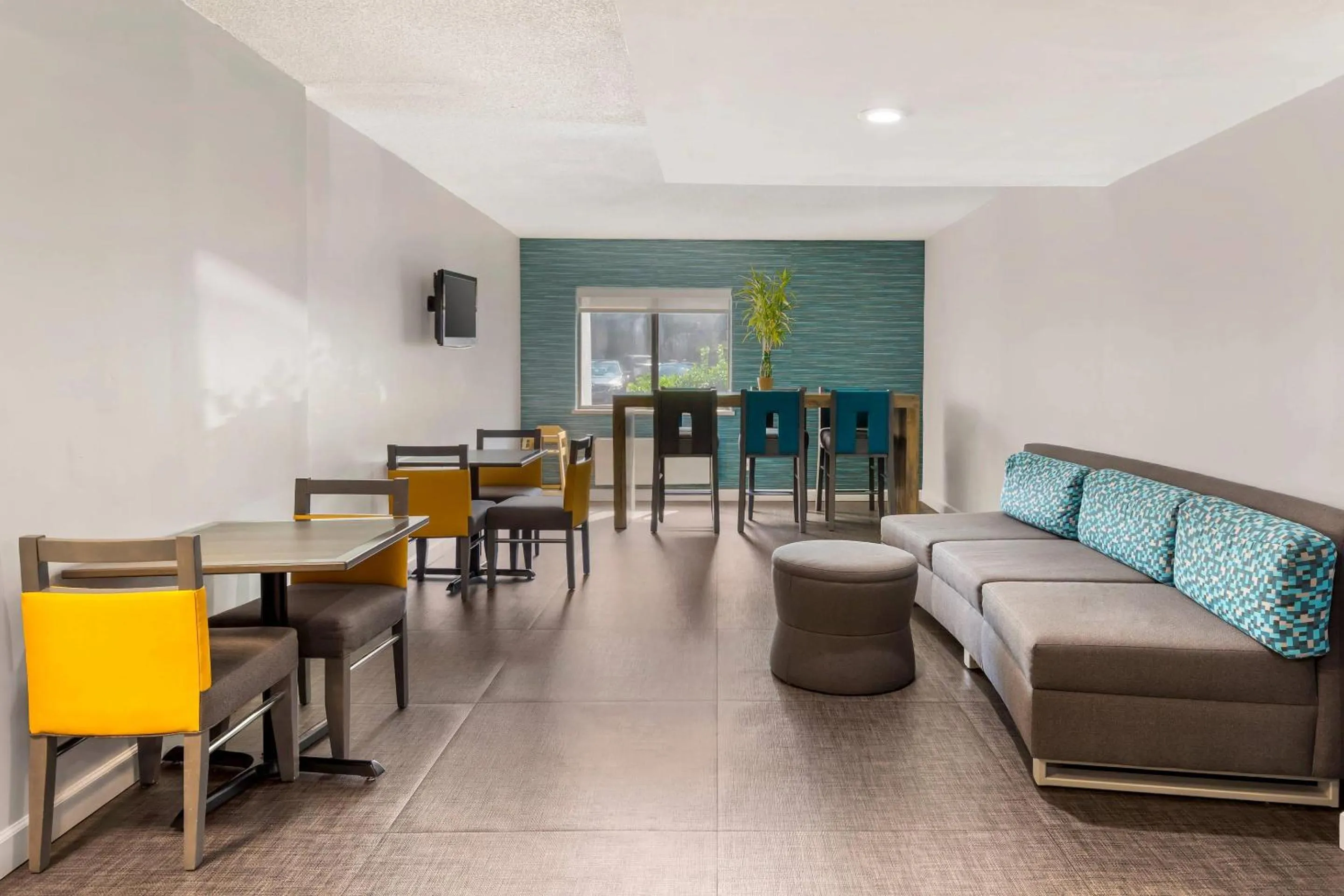 Breakfast in Quality Inn & Suites Raleigh Durham Airport