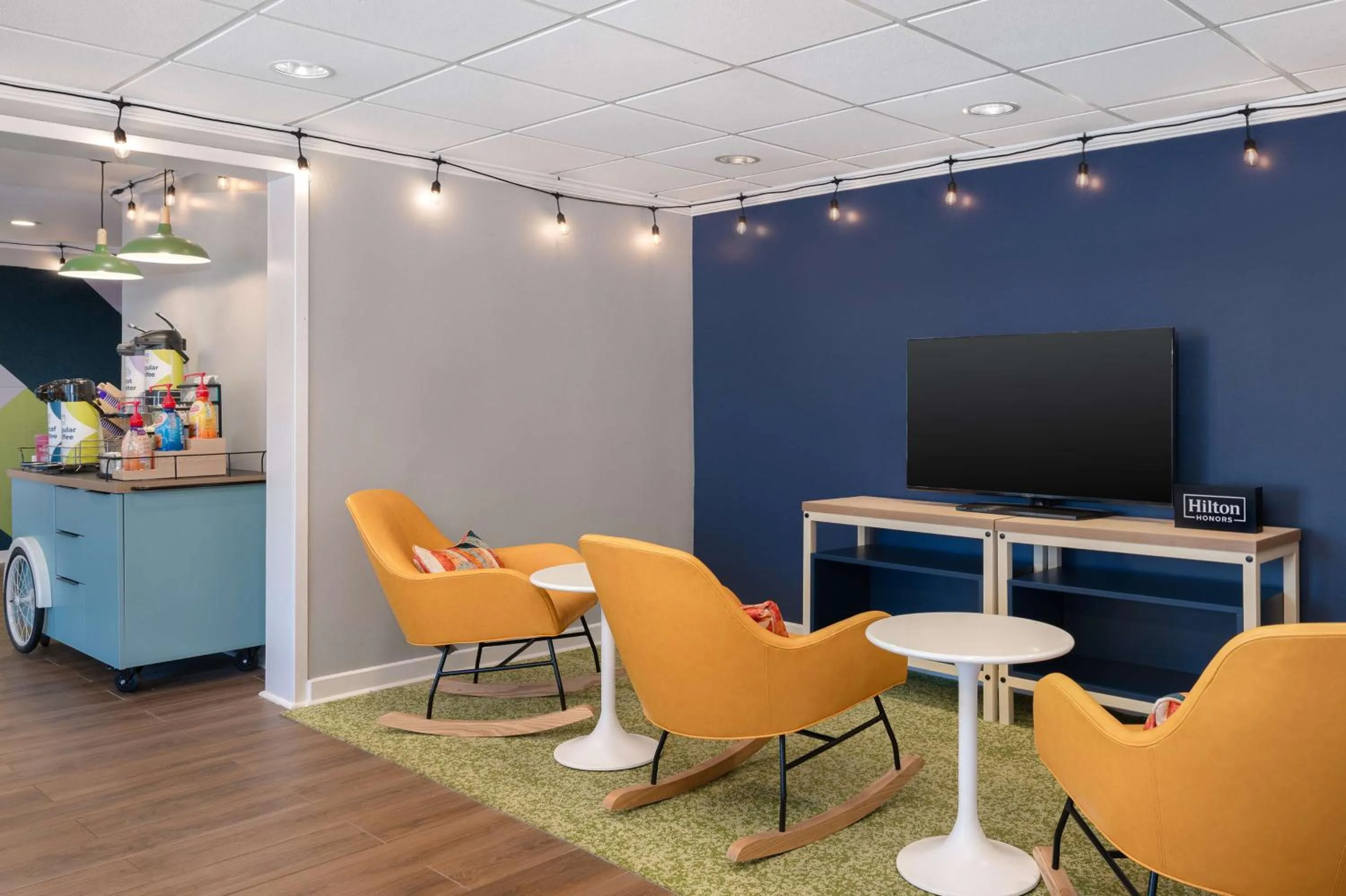 Lobby or reception in La Quinta by Wyndham Savannah Southside