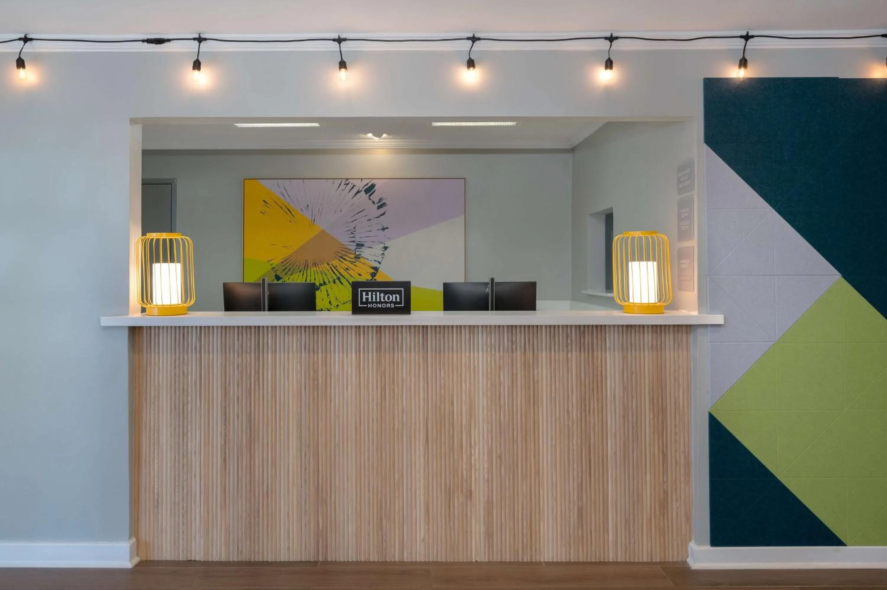 Lobby or reception in La Quinta by Wyndham Savannah Southside