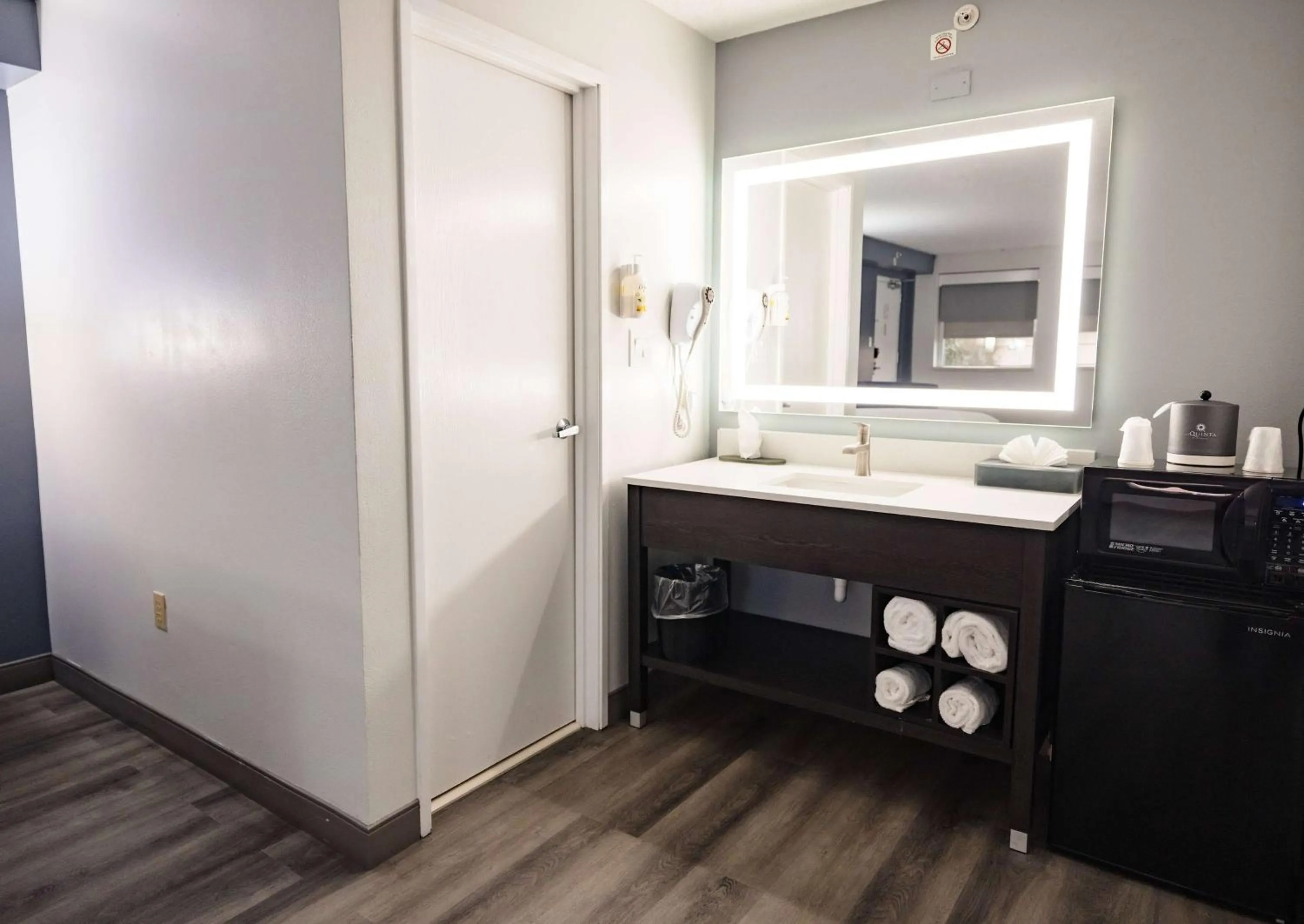 Photo of the whole room in La Quinta Inn by Wyndham Tampa Near Busch Gardens