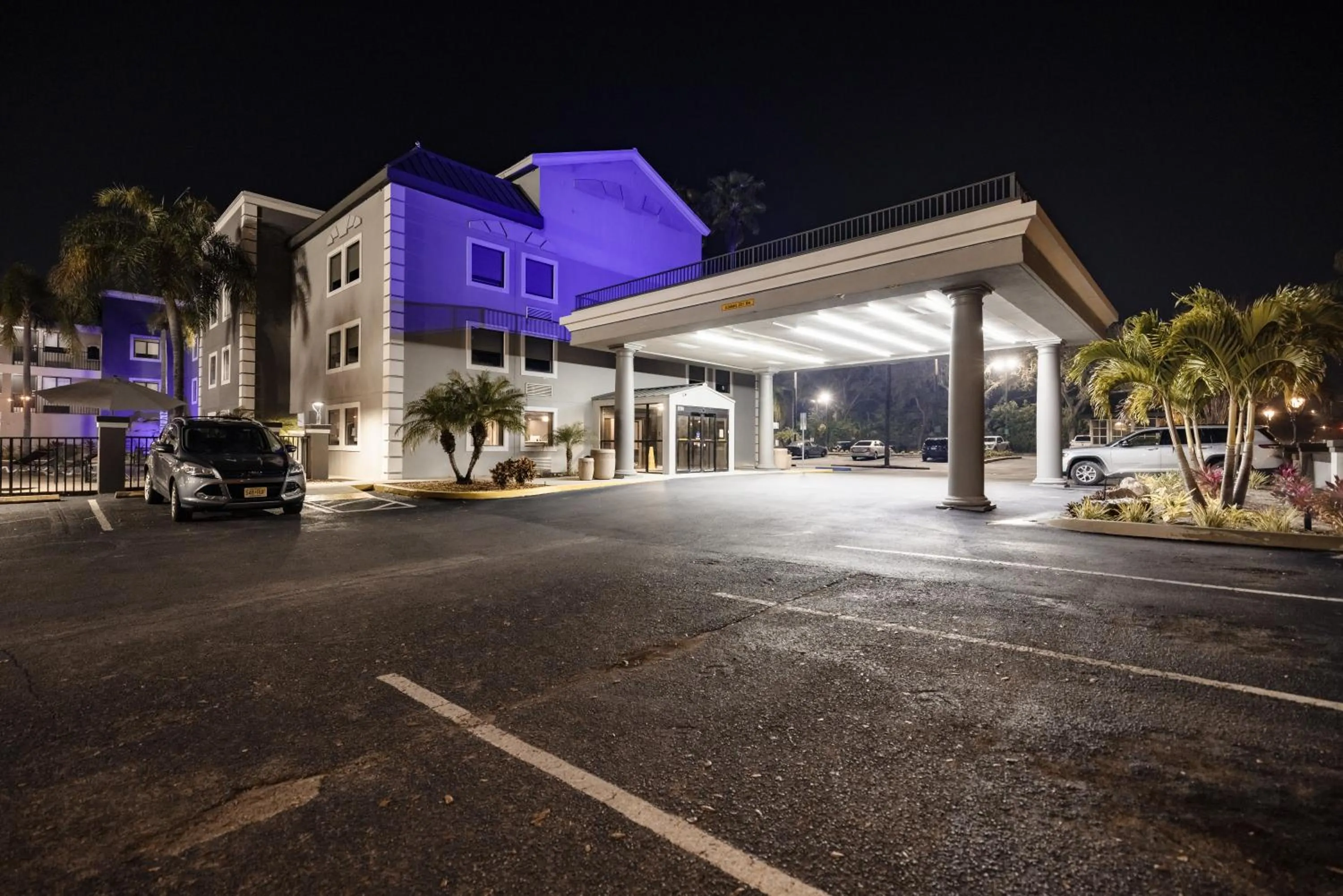 Property building in La Quinta Inn by Wyndham Tampa Near Busch Gardens