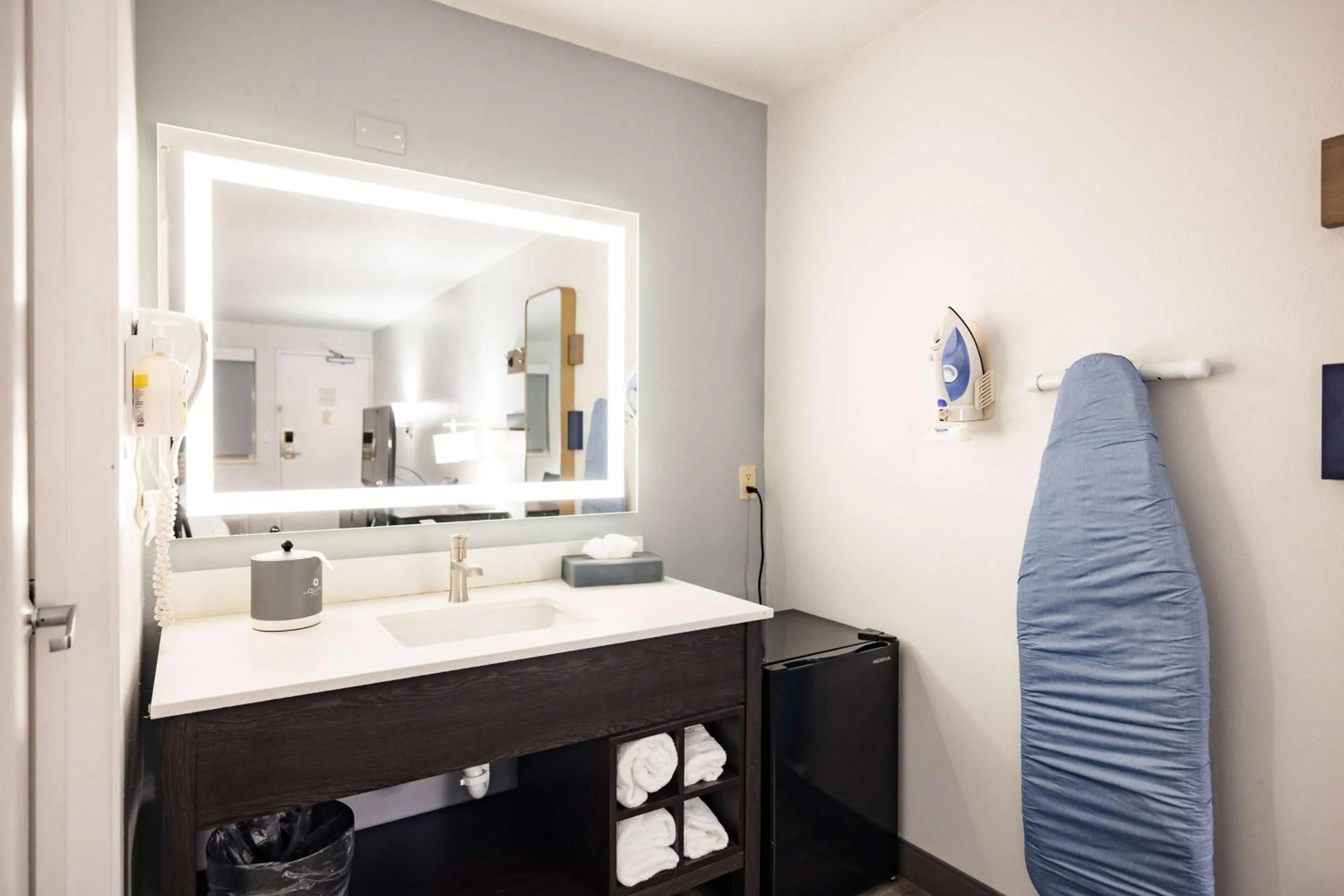 Photo of the whole room in La Quinta Inn by Wyndham Tampa Near Busch Gardens