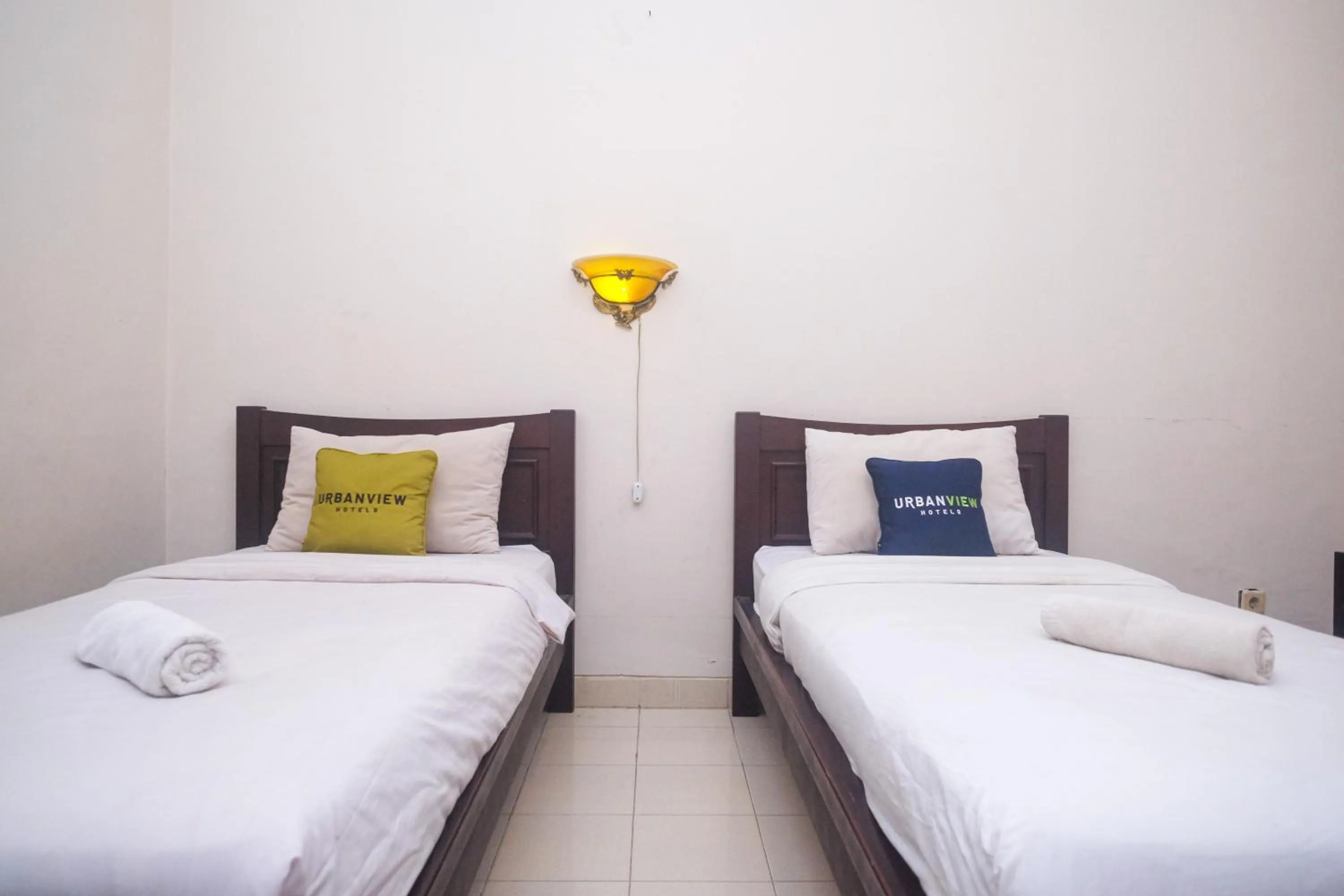 Bedroom, Bed in Urbanview Hotel Pondok Anggun Yogyakarta by RedDoorz