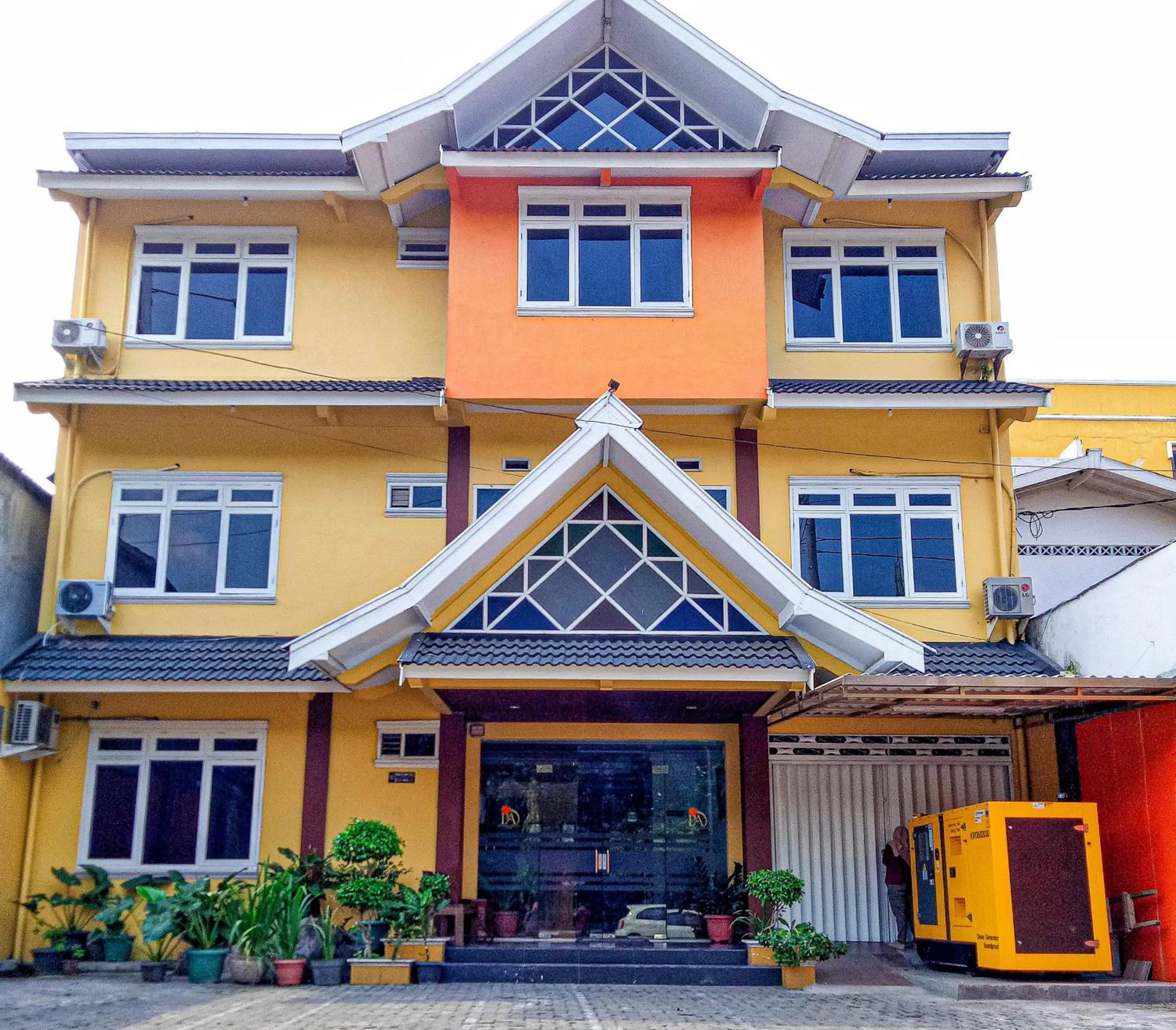 Property building in Urbanview Hotel Pondok Anggun Yogyakarta by RedDoorz