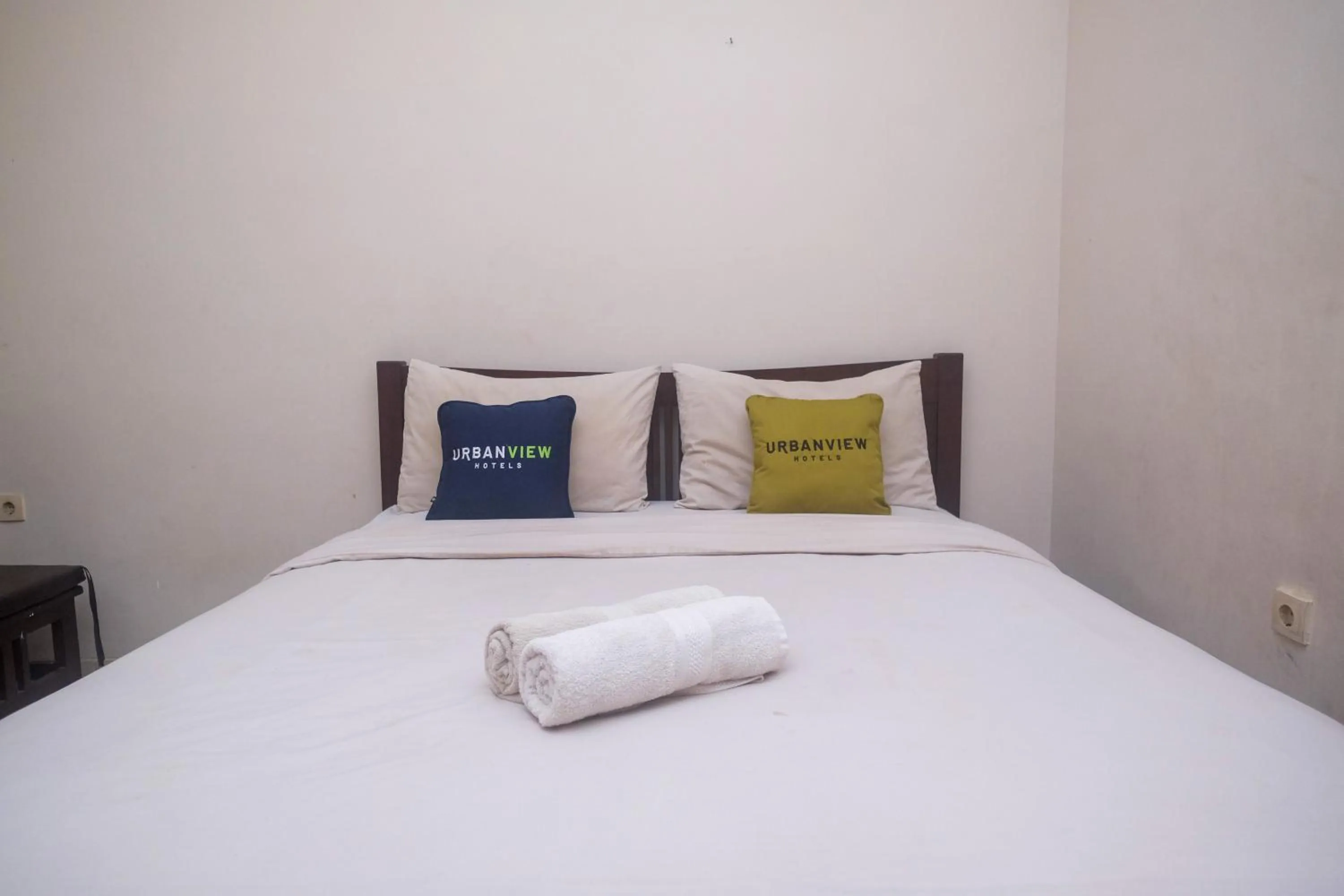 Bedroom, Bed in Urbanview Hotel Pondok Anggun Yogyakarta by RedDoorz