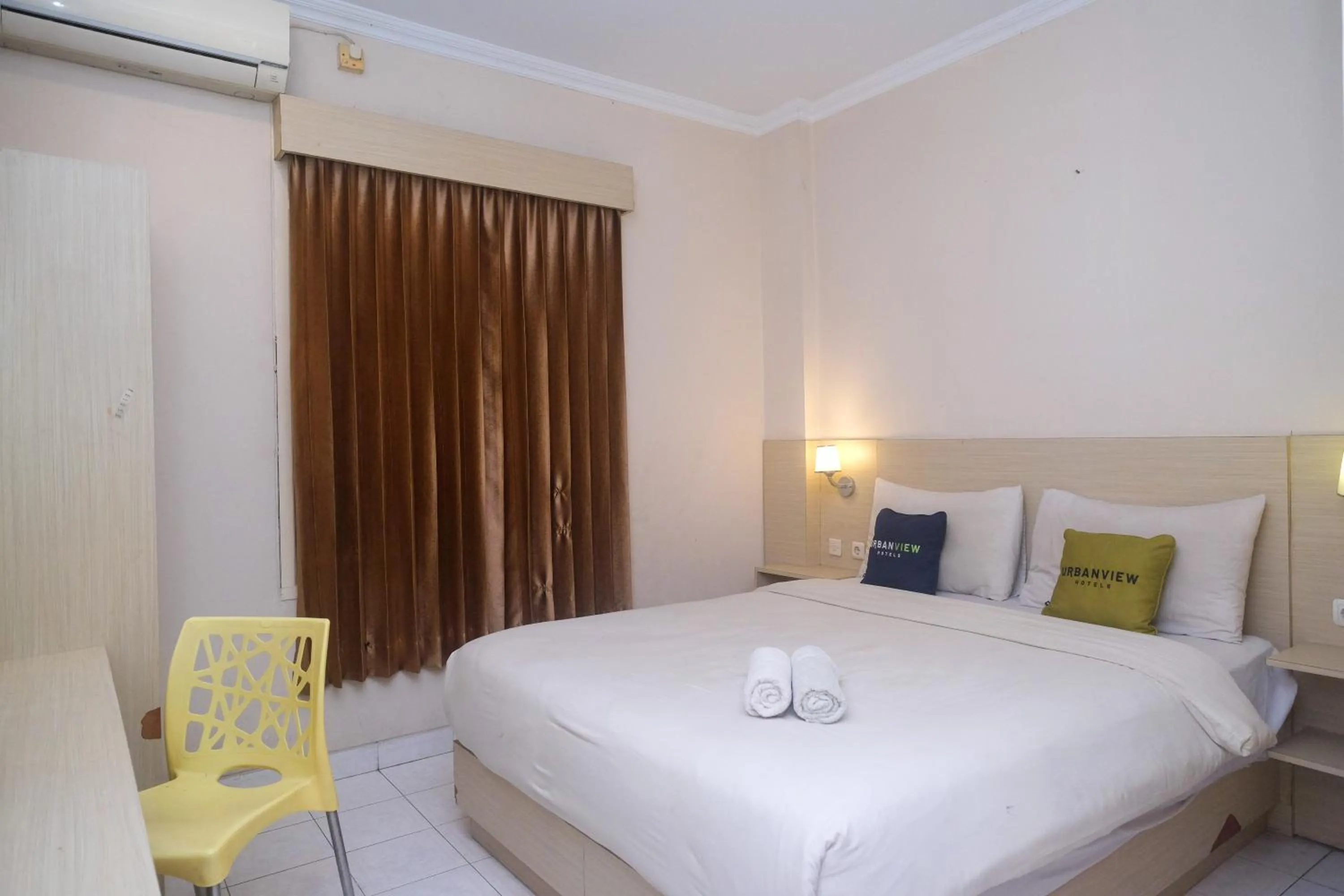 Bedroom, Bed in Urbanview Hotel Pondok Anggun Yogyakarta by RedDoorz