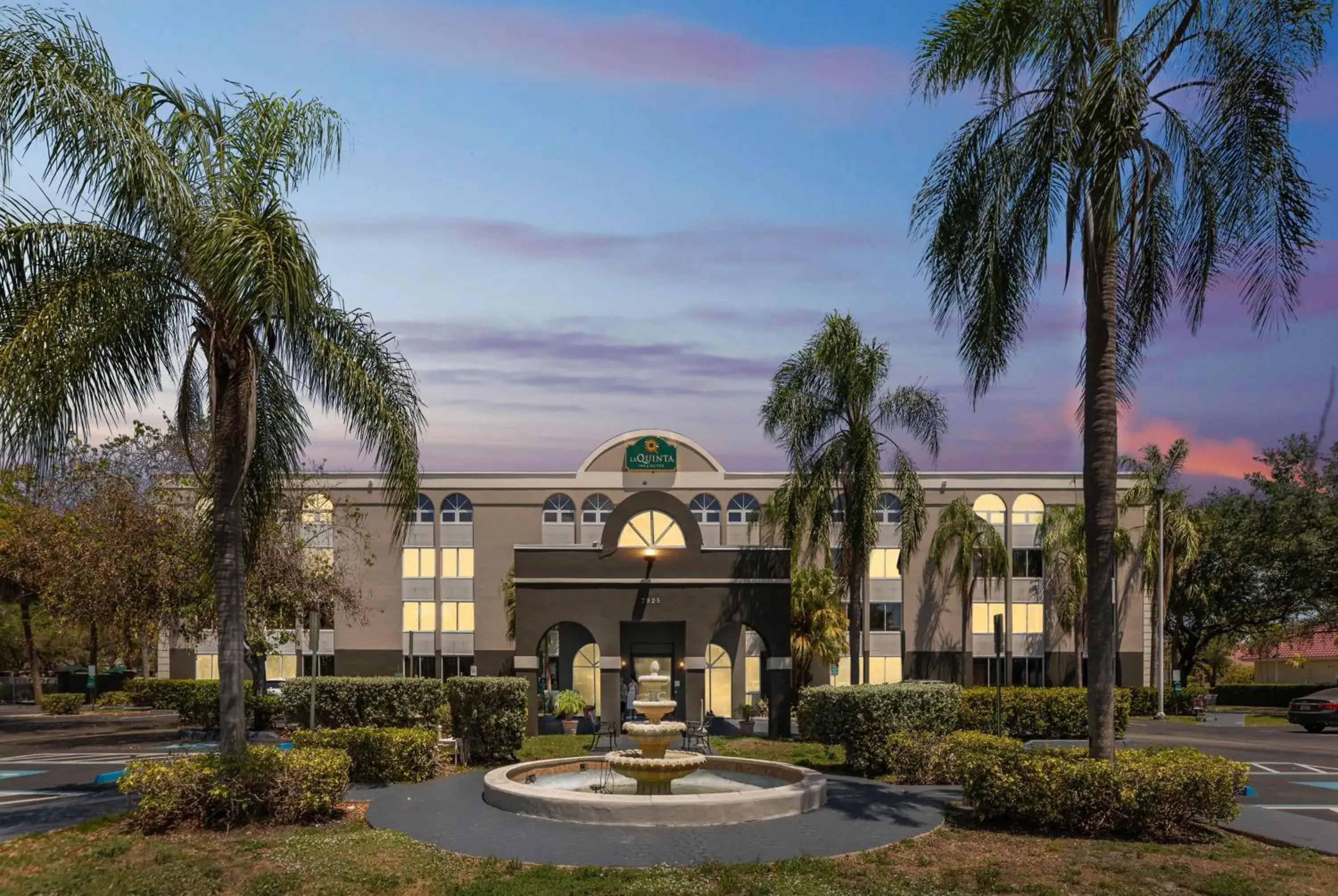 Property building in La Quinta by Wyndham Miami Lakes Property building in La Quinta by Wyndham Miami Lakes