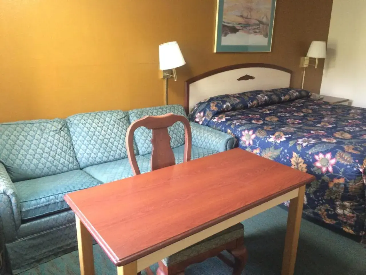 Bed in Budget Inn & Suites - Talladega