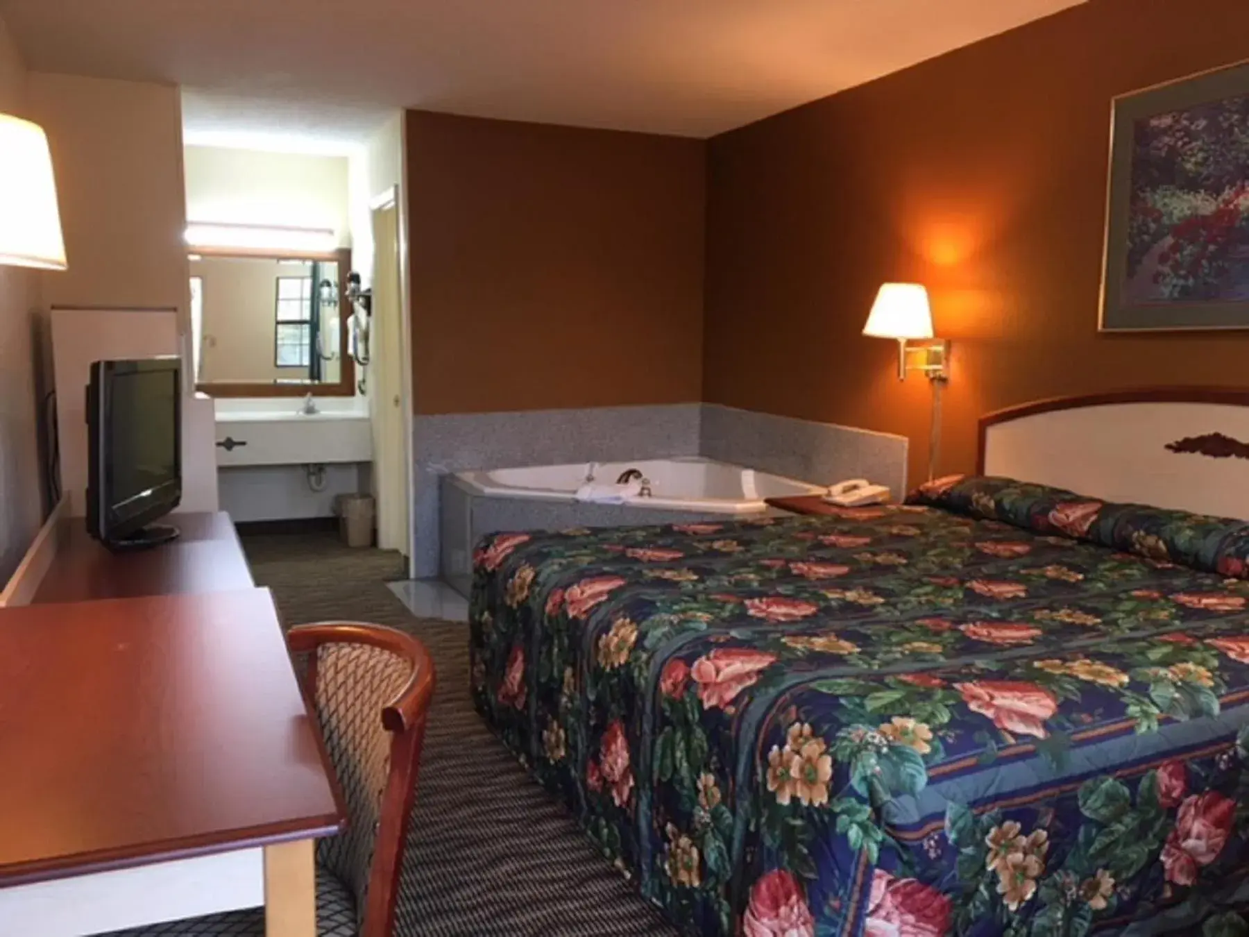 Bed in Budget Inn & Suites - Talladega