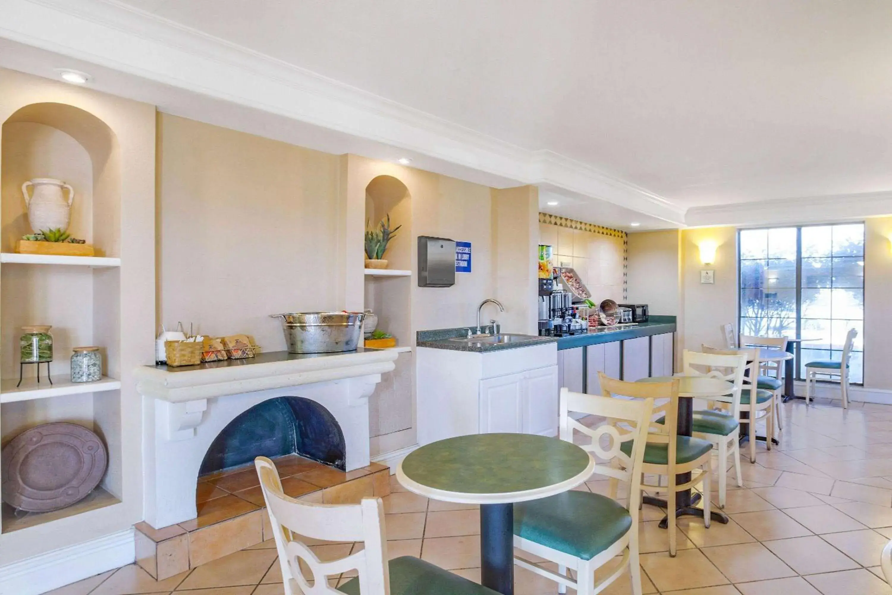 Breakfast in La Quinta Inn by Wyndham Reno Breakfast in La Quinta Inn by Wyndham Reno