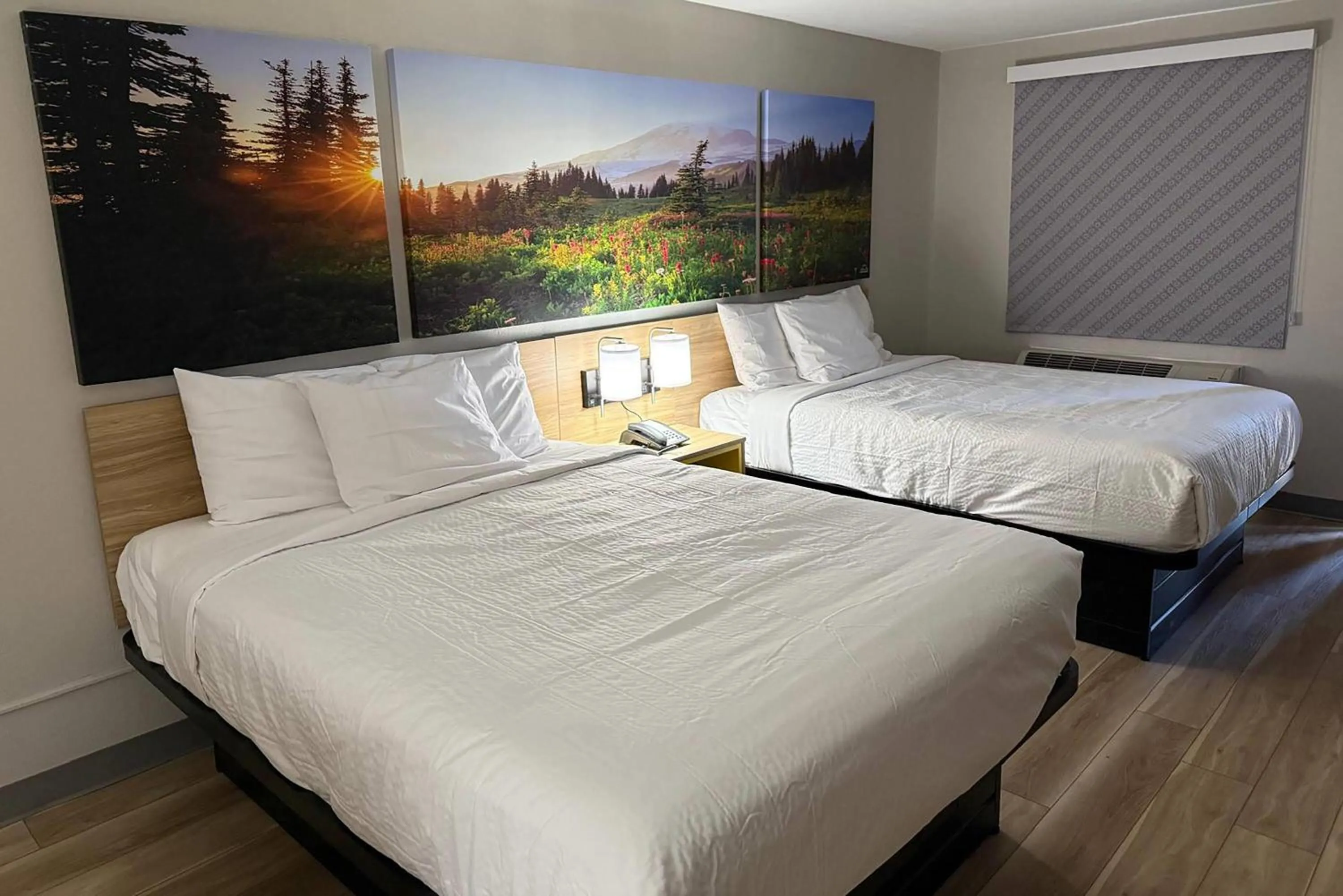 Photo of the whole room, Bed in Days Inn by Wyndham Reno