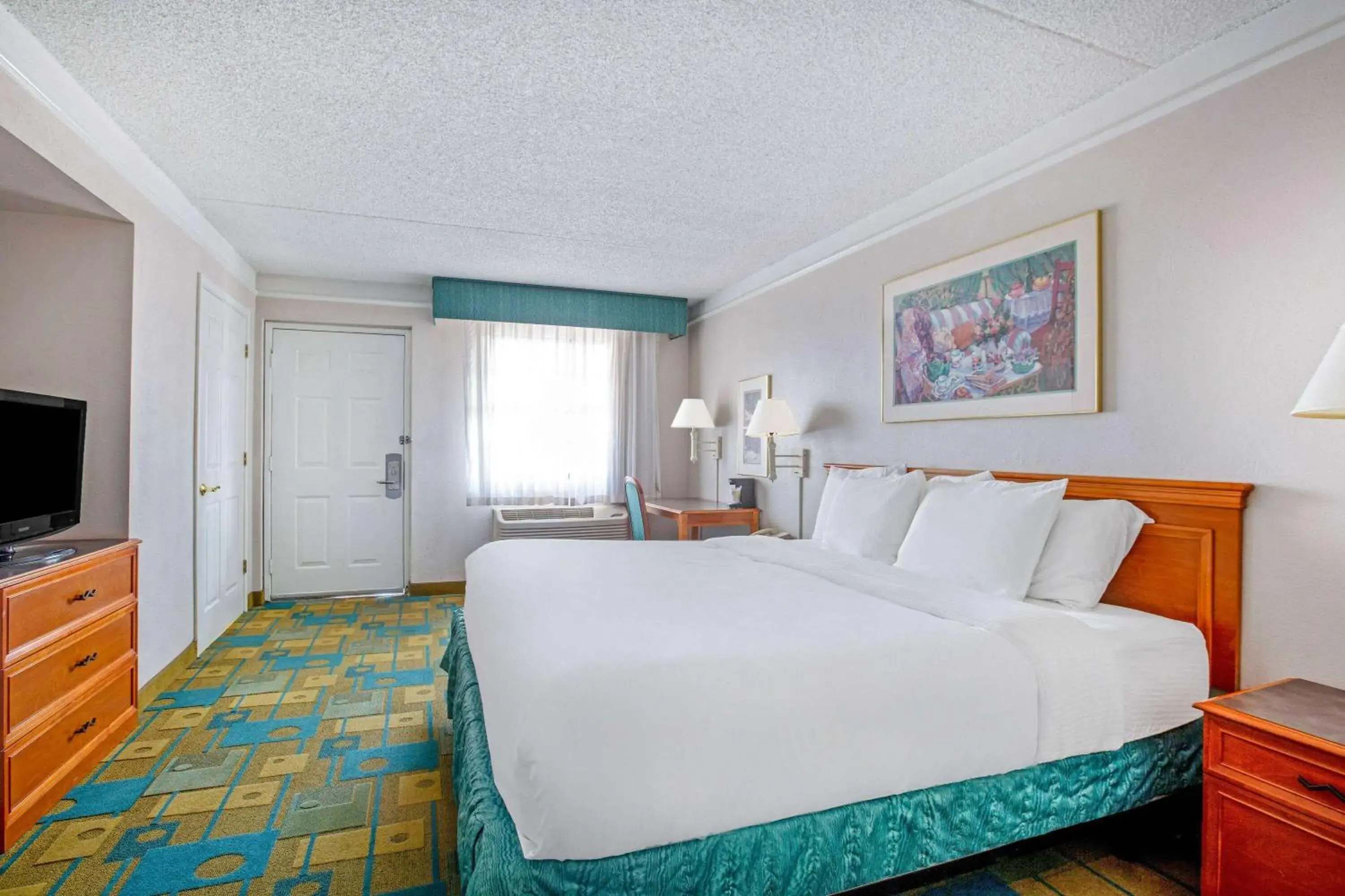 Photo of the whole room, Bed in La Quinta Inn by Wyndham Reno Photo of the whole room, Bed in La Quinta Inn by Wyndham Reno