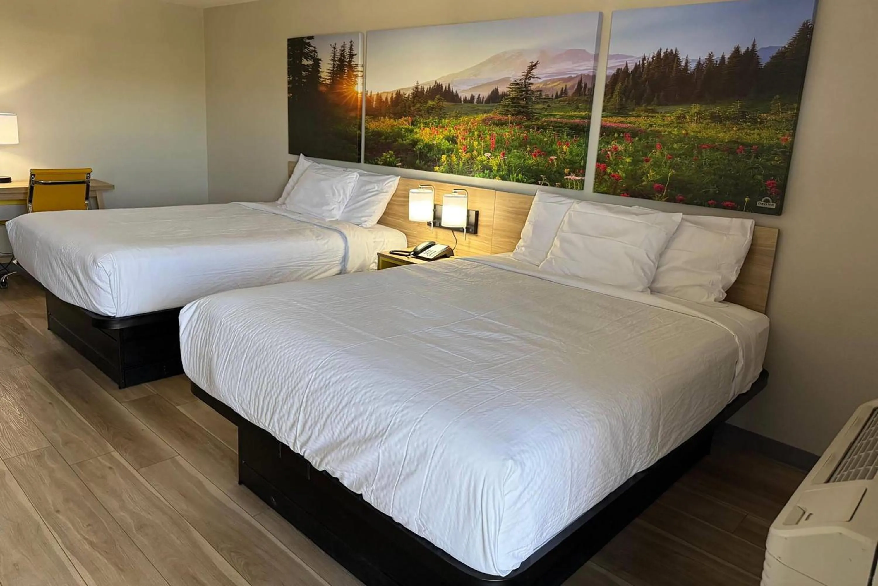 Photo of the whole room, Bed in Days Inn by Wyndham Reno