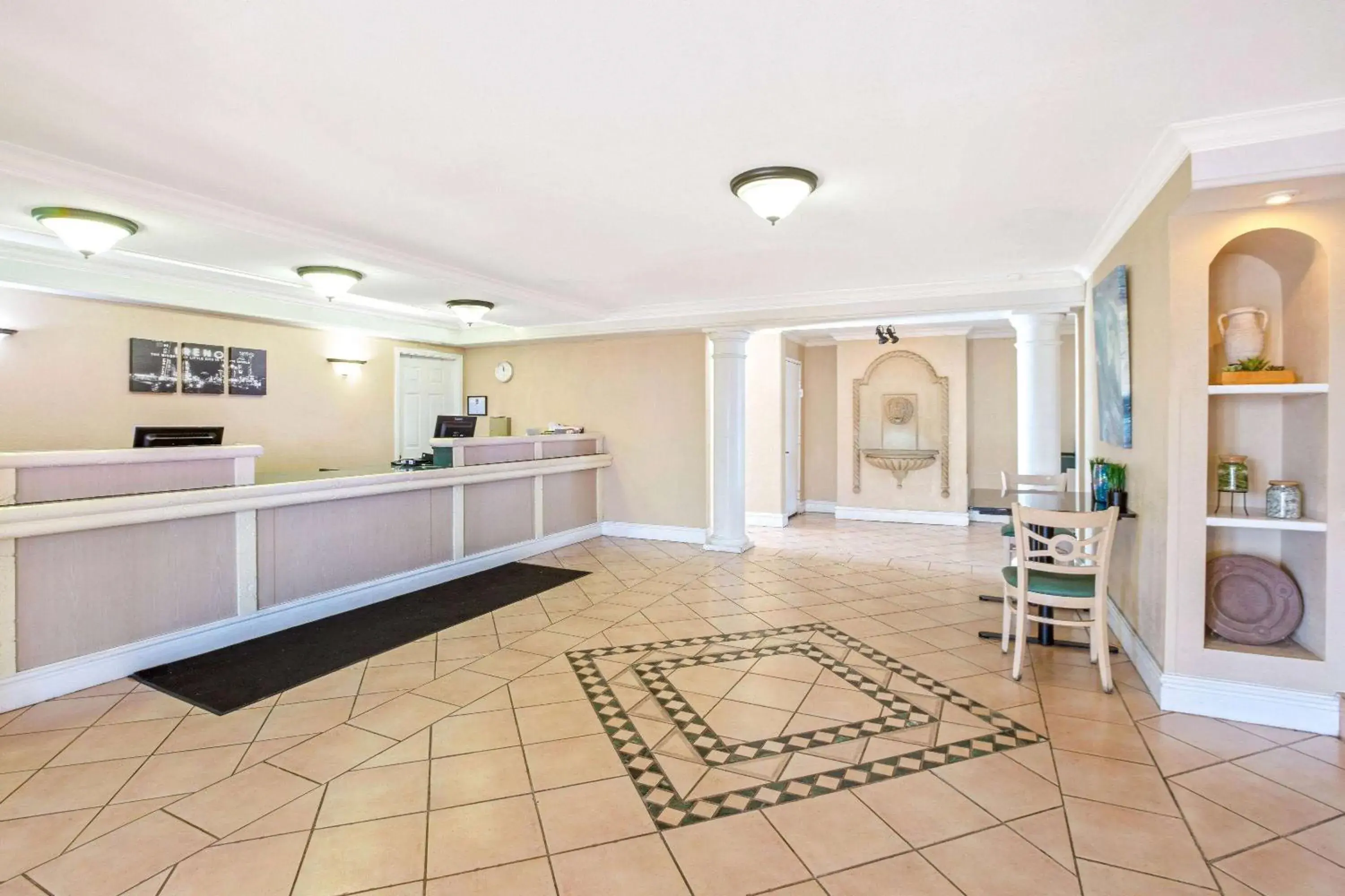 Lobby or reception in La Quinta Inn by Wyndham Reno Lobby or reception in La Quinta Inn by Wyndham Reno