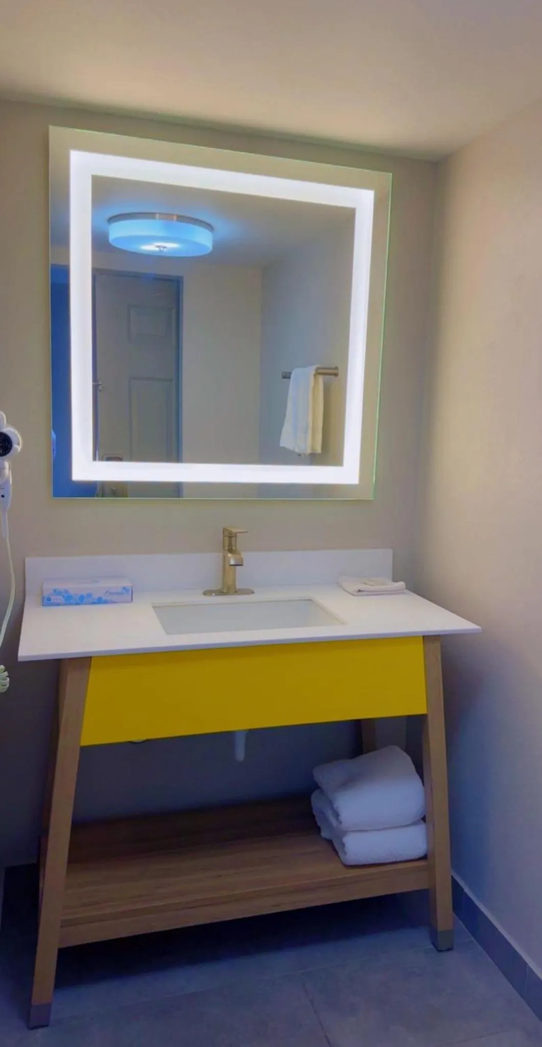 Bed in Days Inn by Wyndham Reno