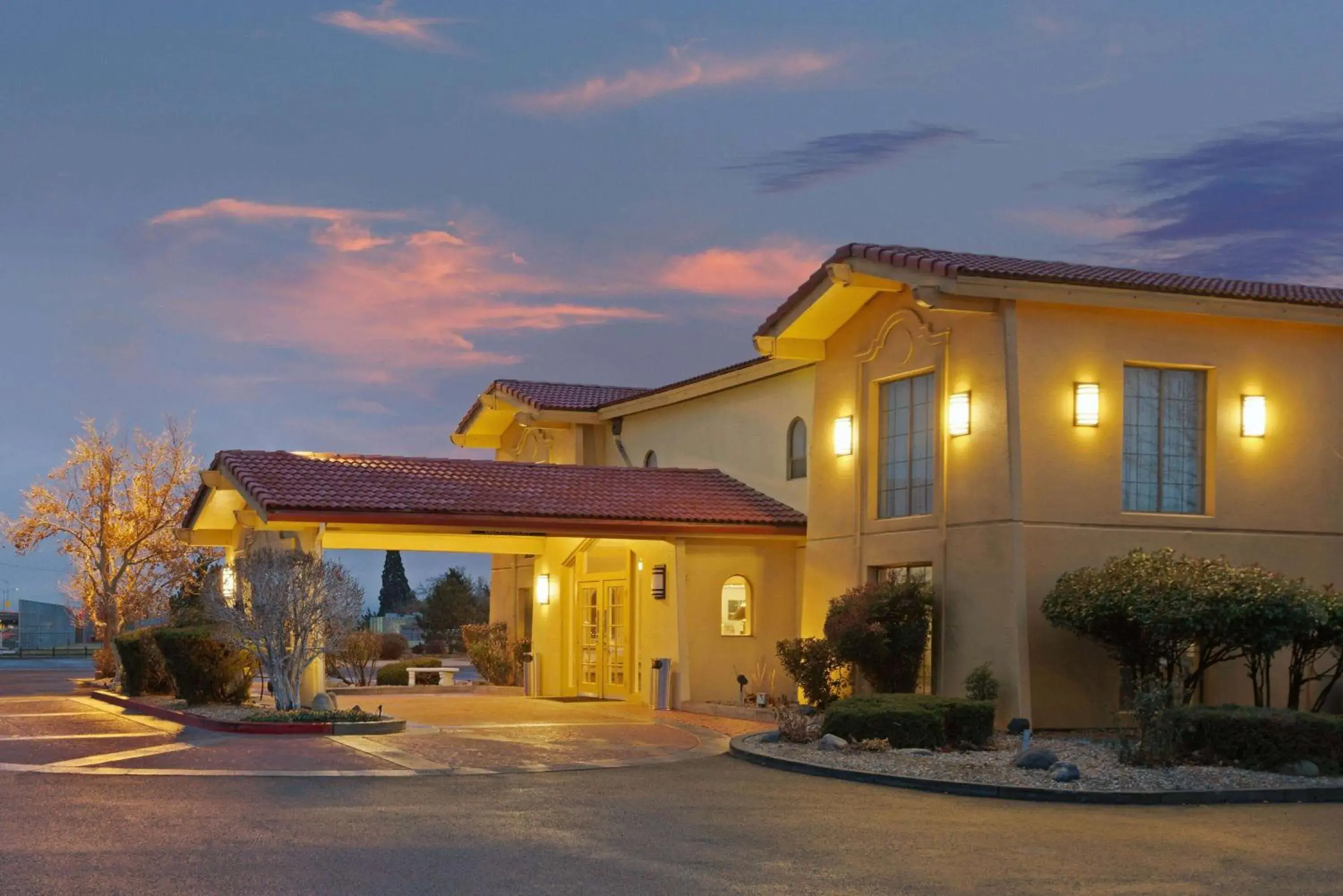 Property building in La Quinta Inn by Wyndham Reno Property building in La Quinta Inn by Wyndham Reno