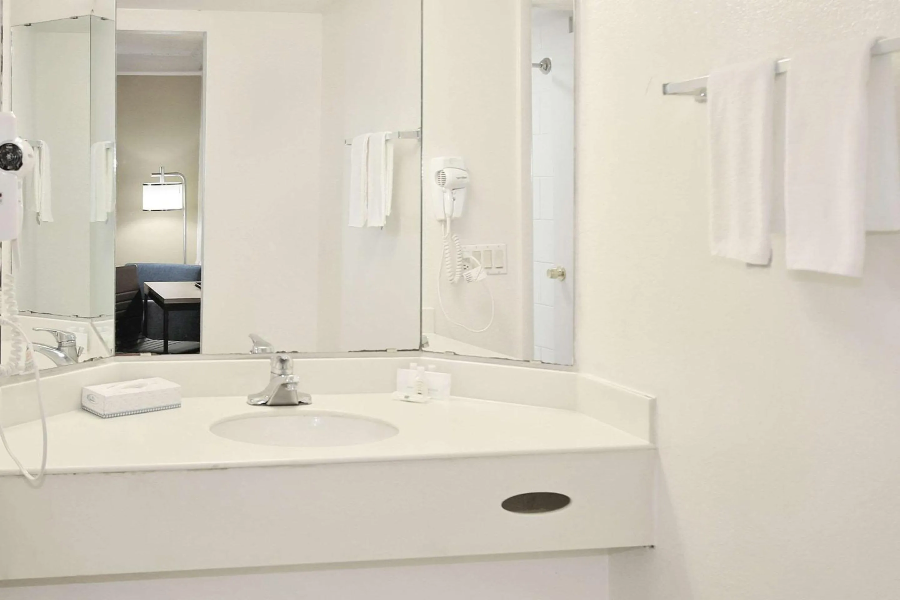 Bedroom in Quality Inn Aurora Denver