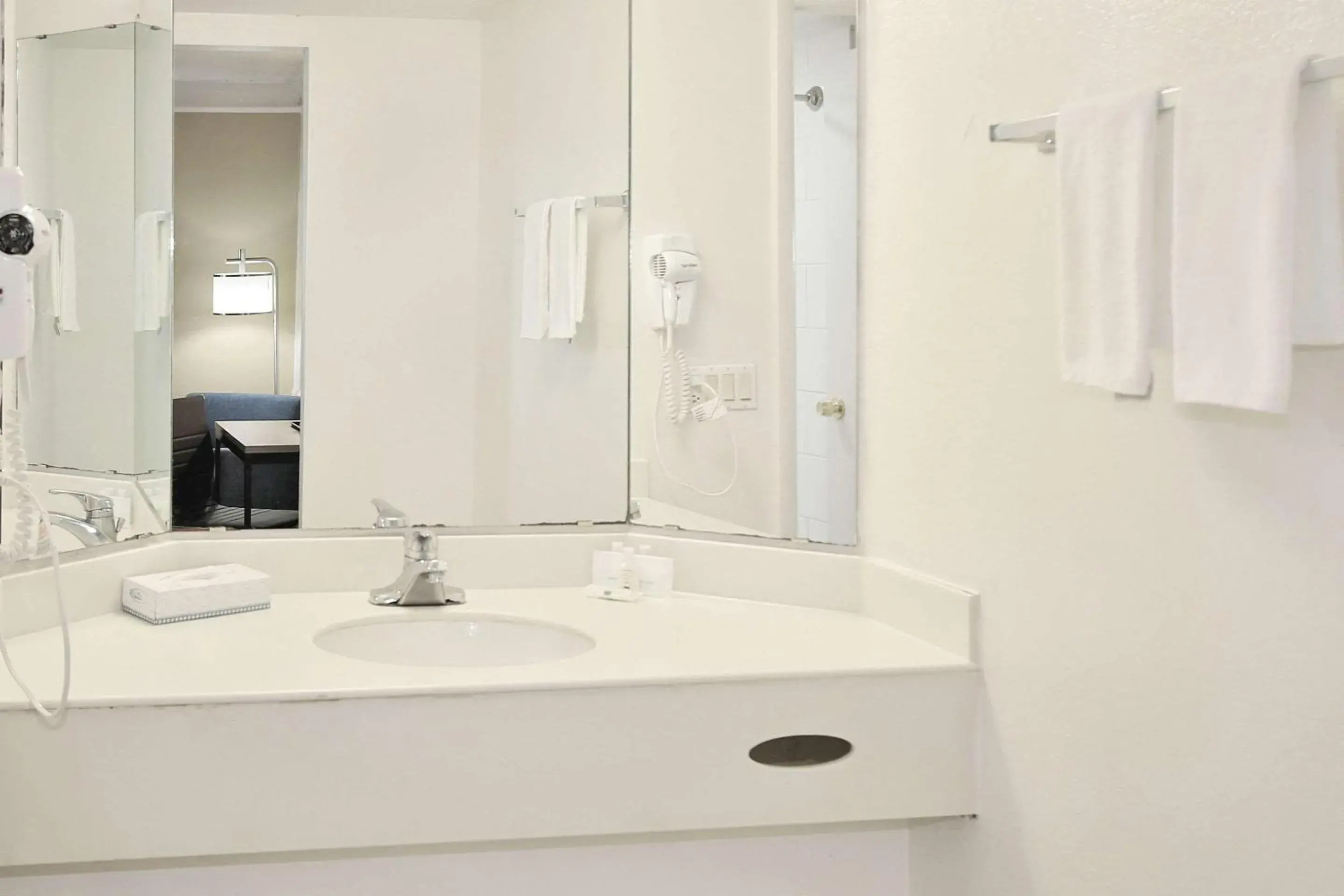 Bedroom in Quality Inn Aurora Denver Bedroom in Quality Inn Aurora Denver