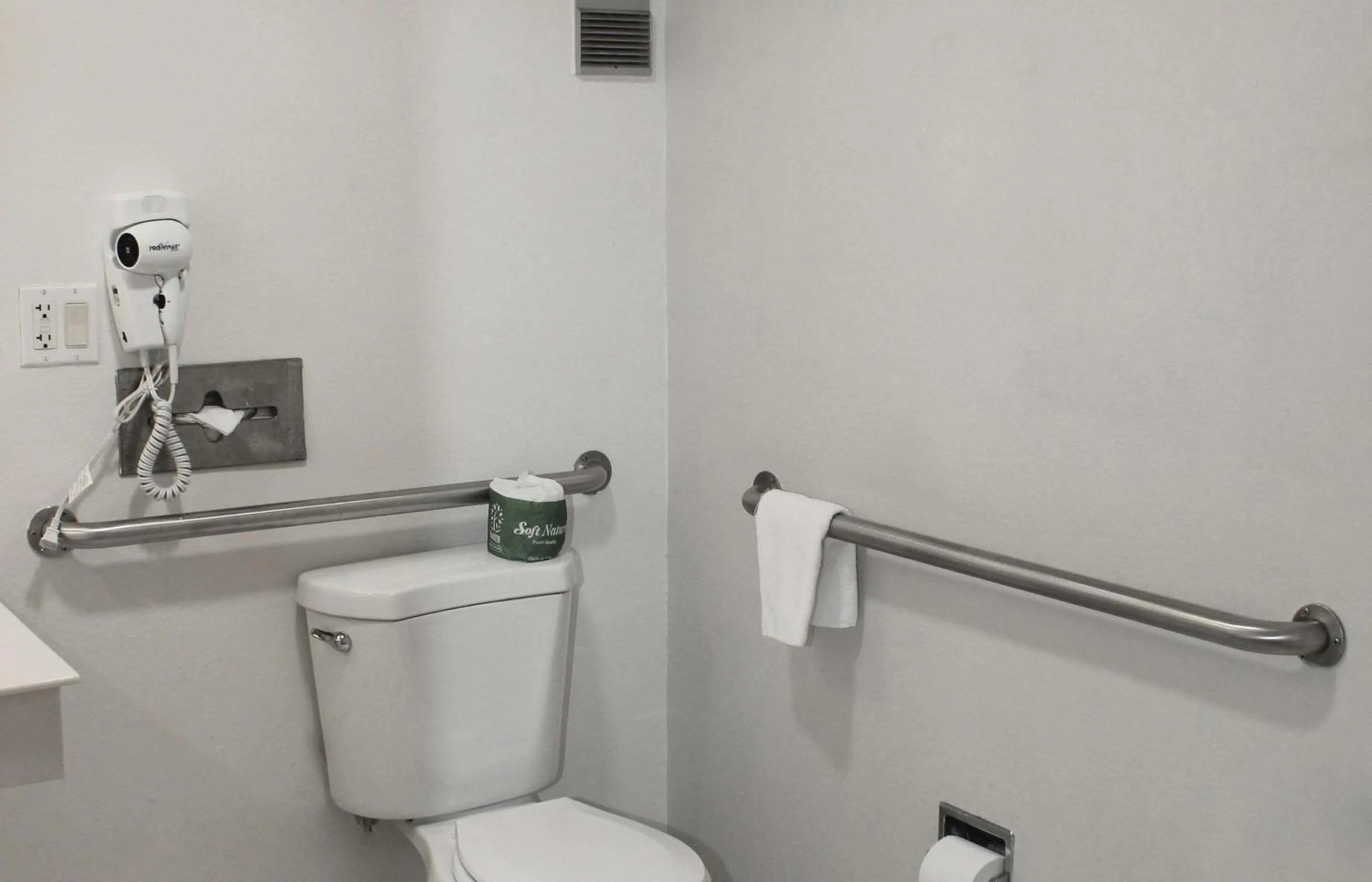 Bedroom in Quality Inn Aurora Denver