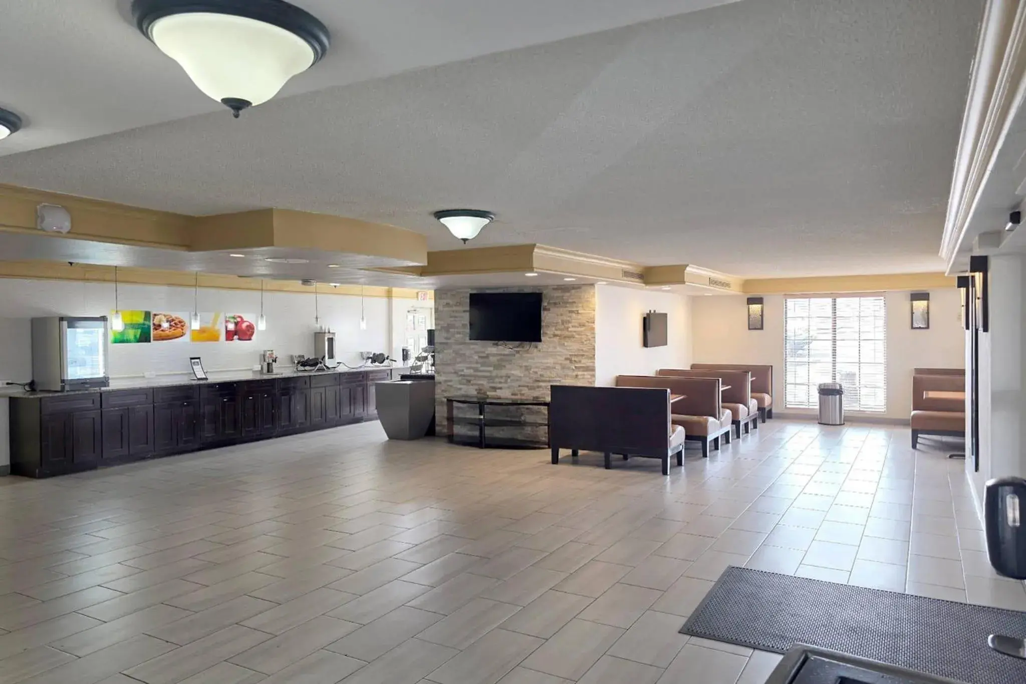 Breakfast in Quality Inn Aurora Denver Breakfast in Quality Inn Aurora Denver