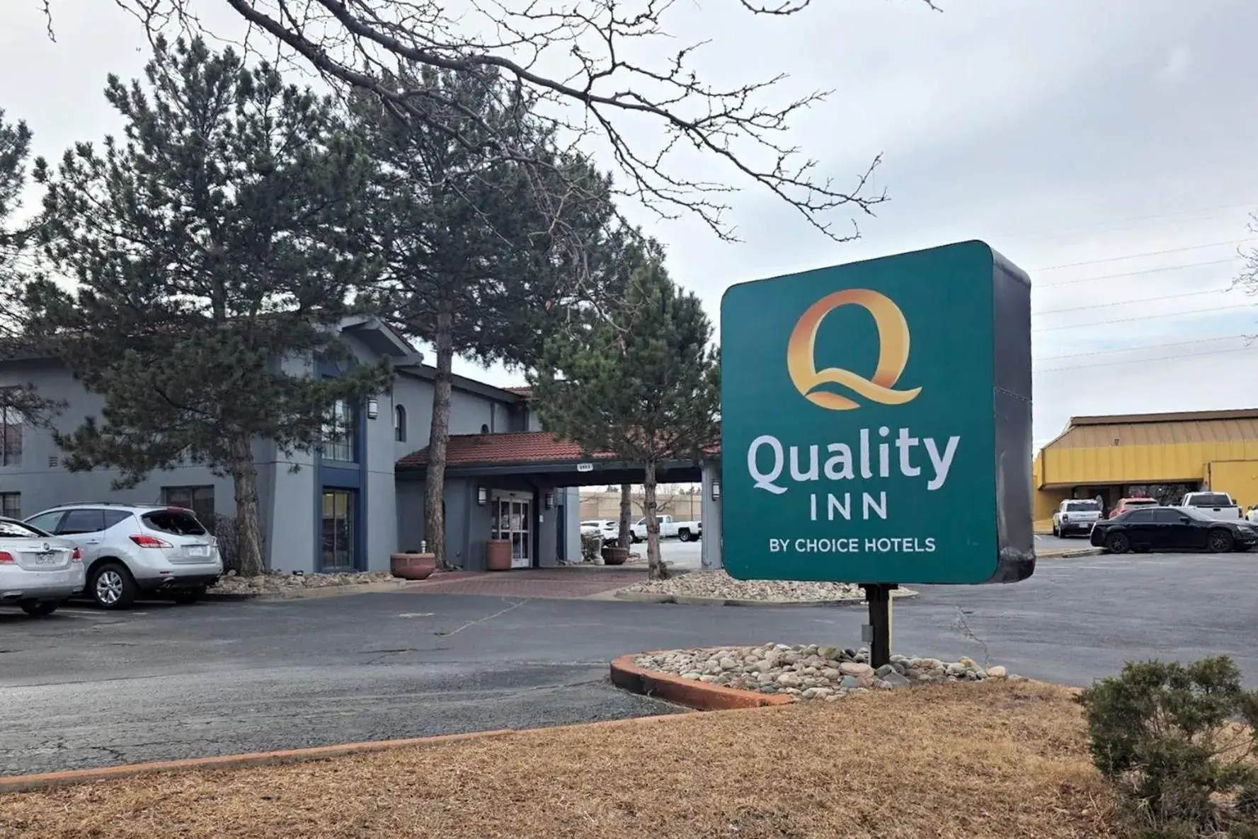 Property building in Quality Inn Aurora Denver Property building in Quality Inn Aurora Denver