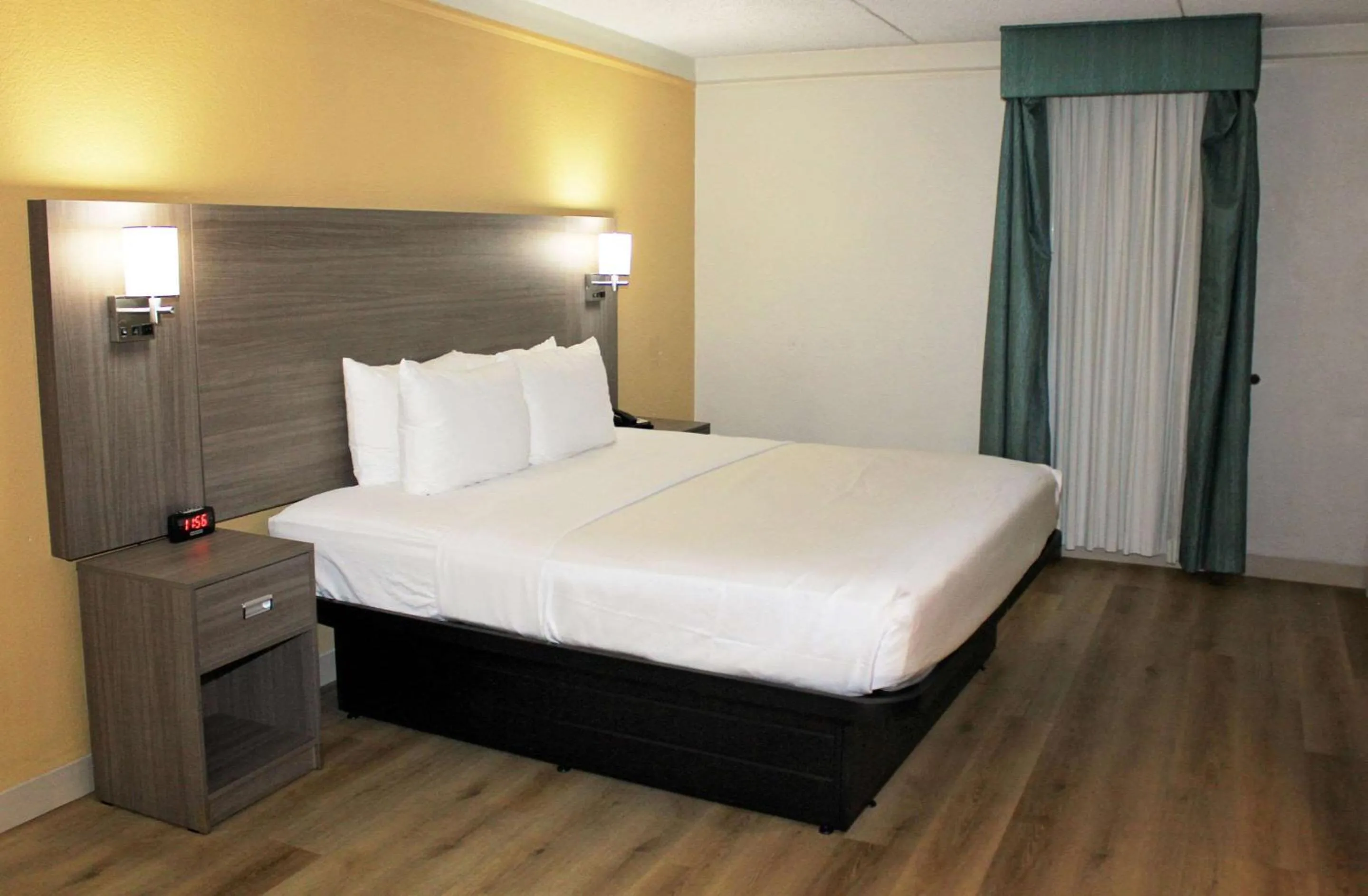 Bedroom, Bed in Quality Inn Aurora Denver