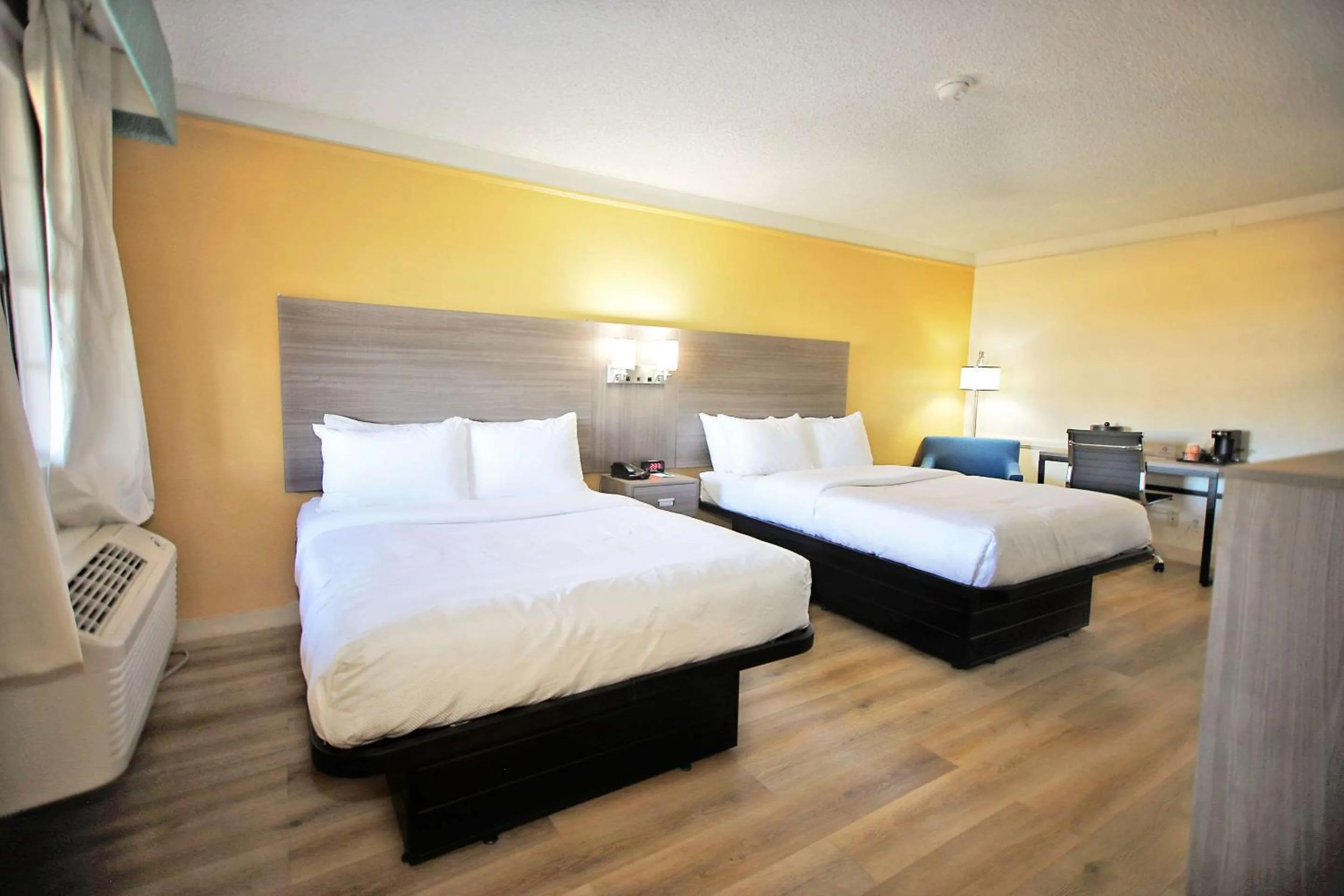 Bedroom, Bed in Quality Inn Aurora Denver